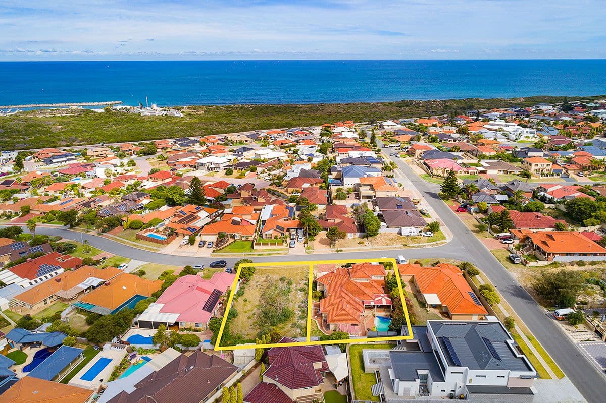20 Dennison Drive, Ocean Reef WA 6027, Ocean Reef - Thumbnail 2