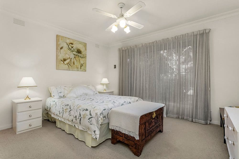 15 Blue Hills Avenue, Mount Waverley VIC 3149, Mount Waverley - Thumbnail 4