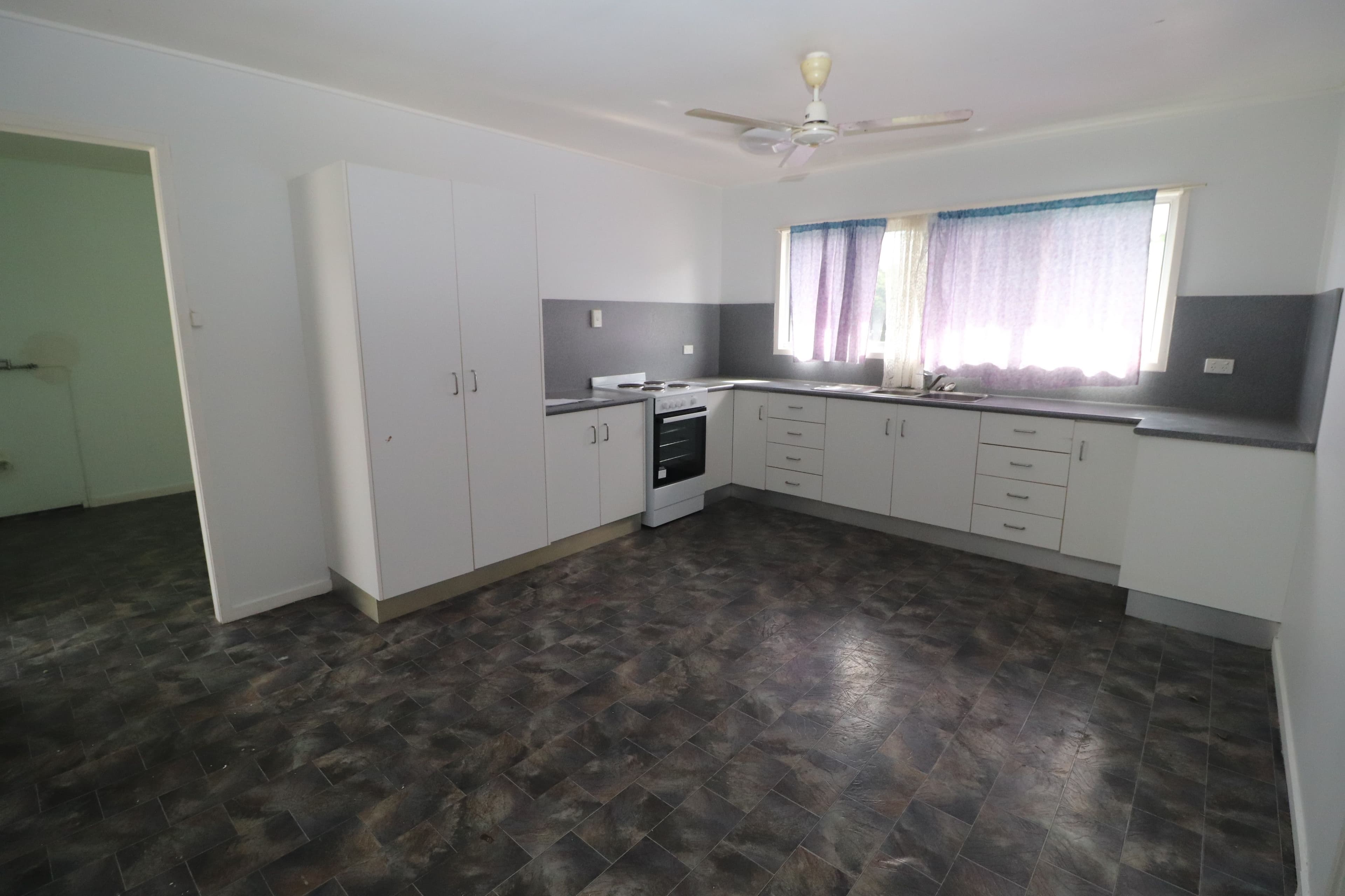 17 Hawkins Street, Ingham QLD 4850, Ingham - Thumbnail 2
