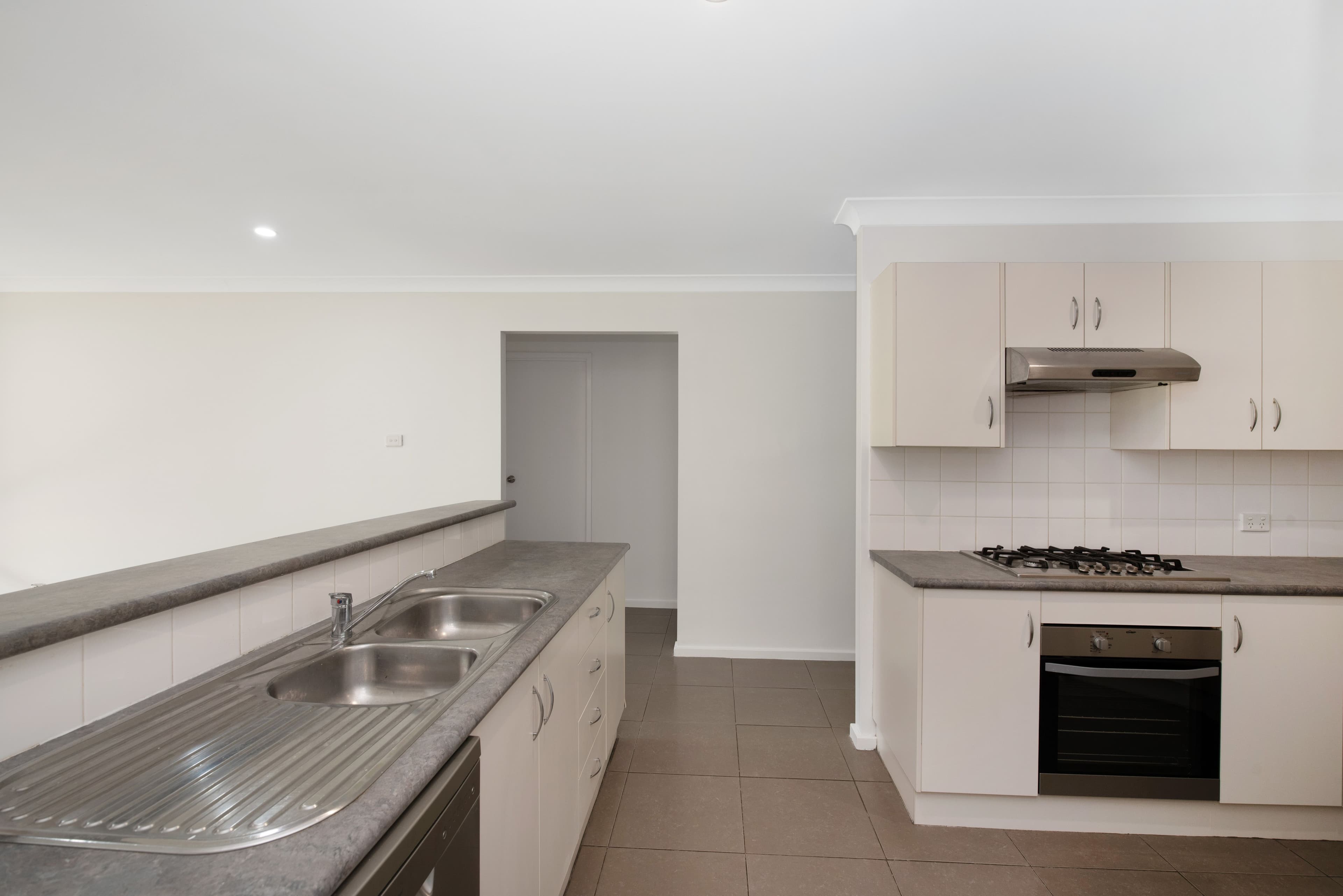 140 Regiment Road, Rutherford - Thumbnail 2