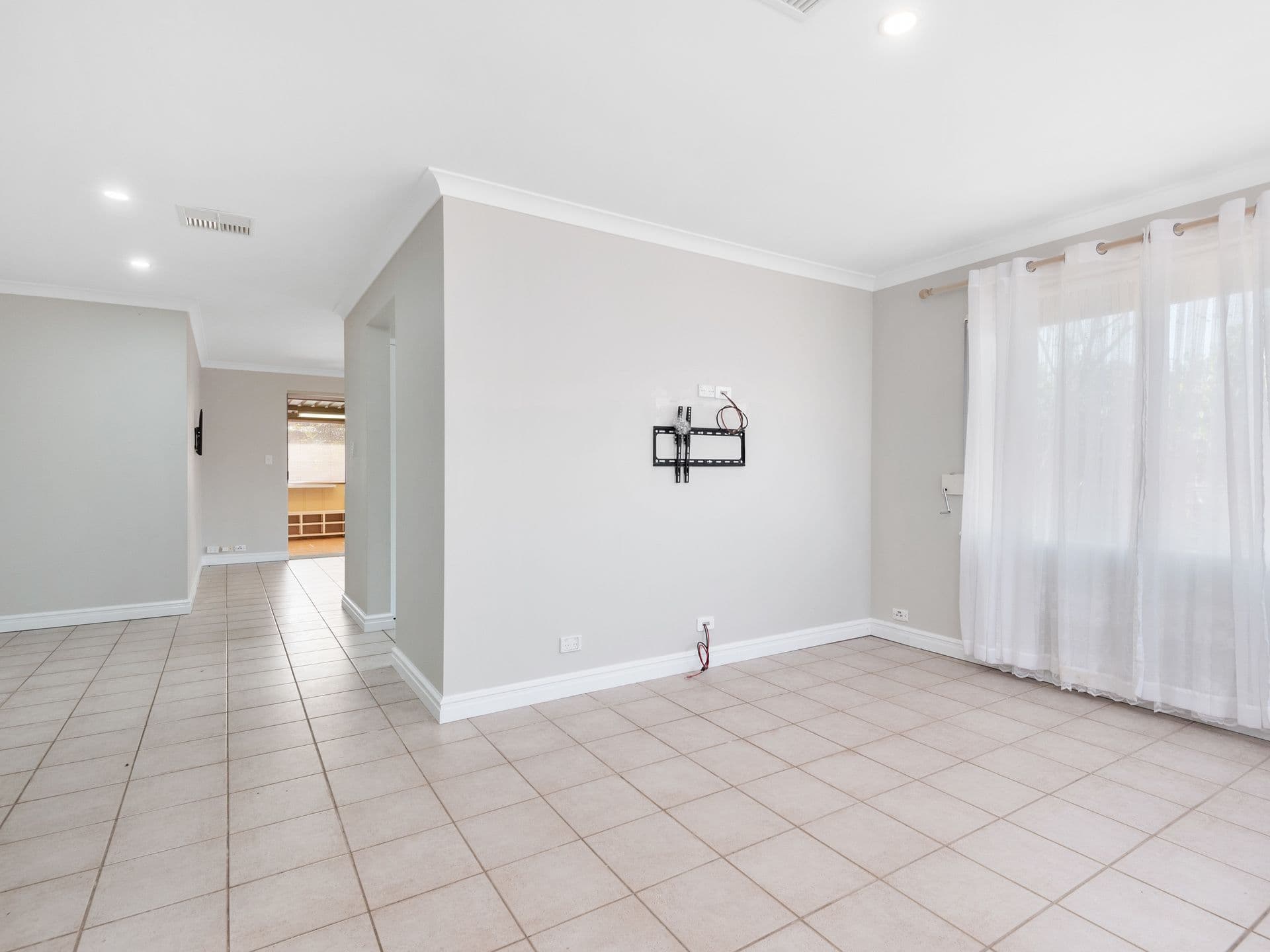 15 Bredgar Way, Marangaroo WA 6064, Marangaroo - Thumbnail 6