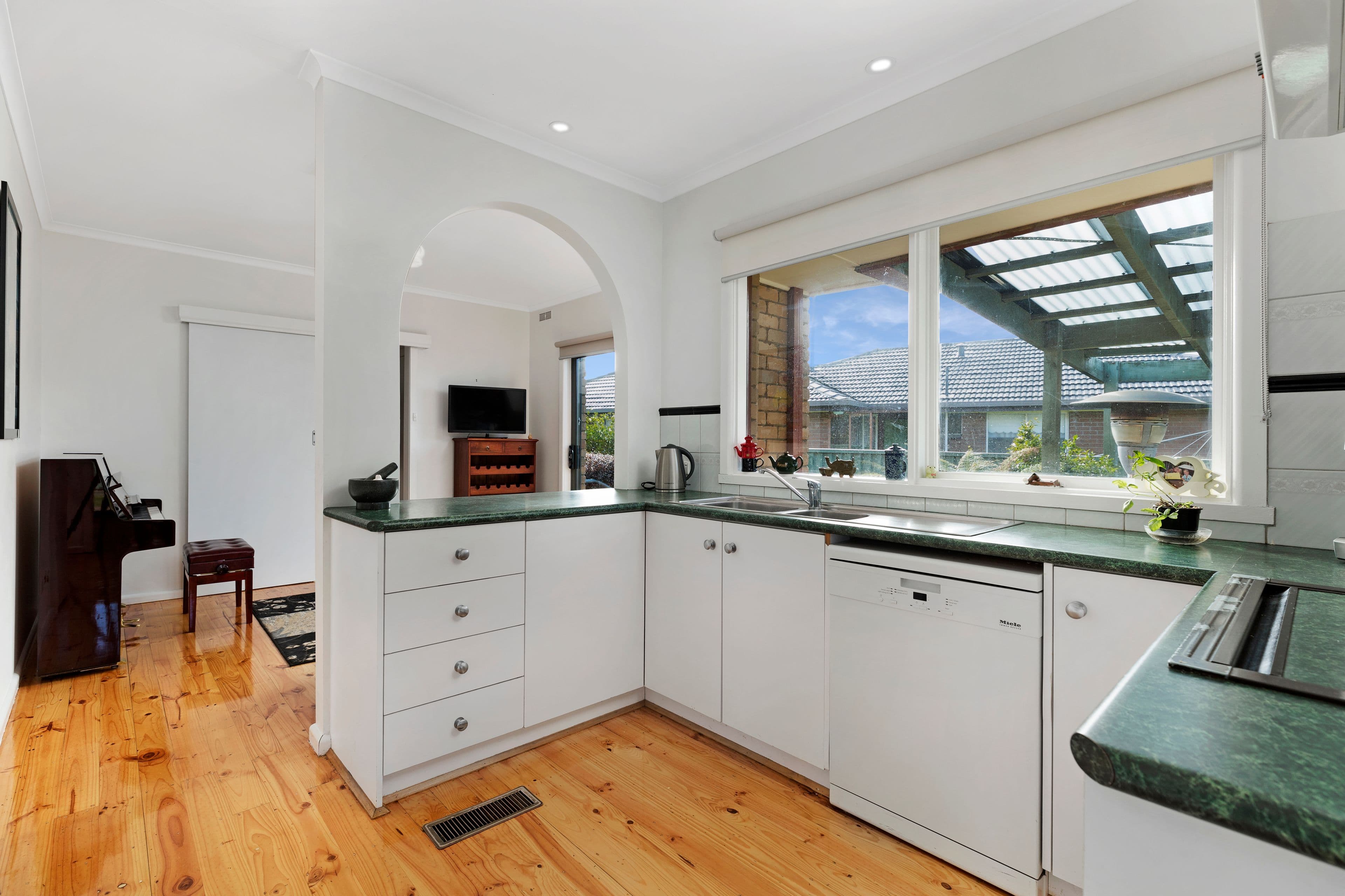 2 Mimosa Avenue, Alfredton VIC 3350, Alfredton - Thumbnail 3