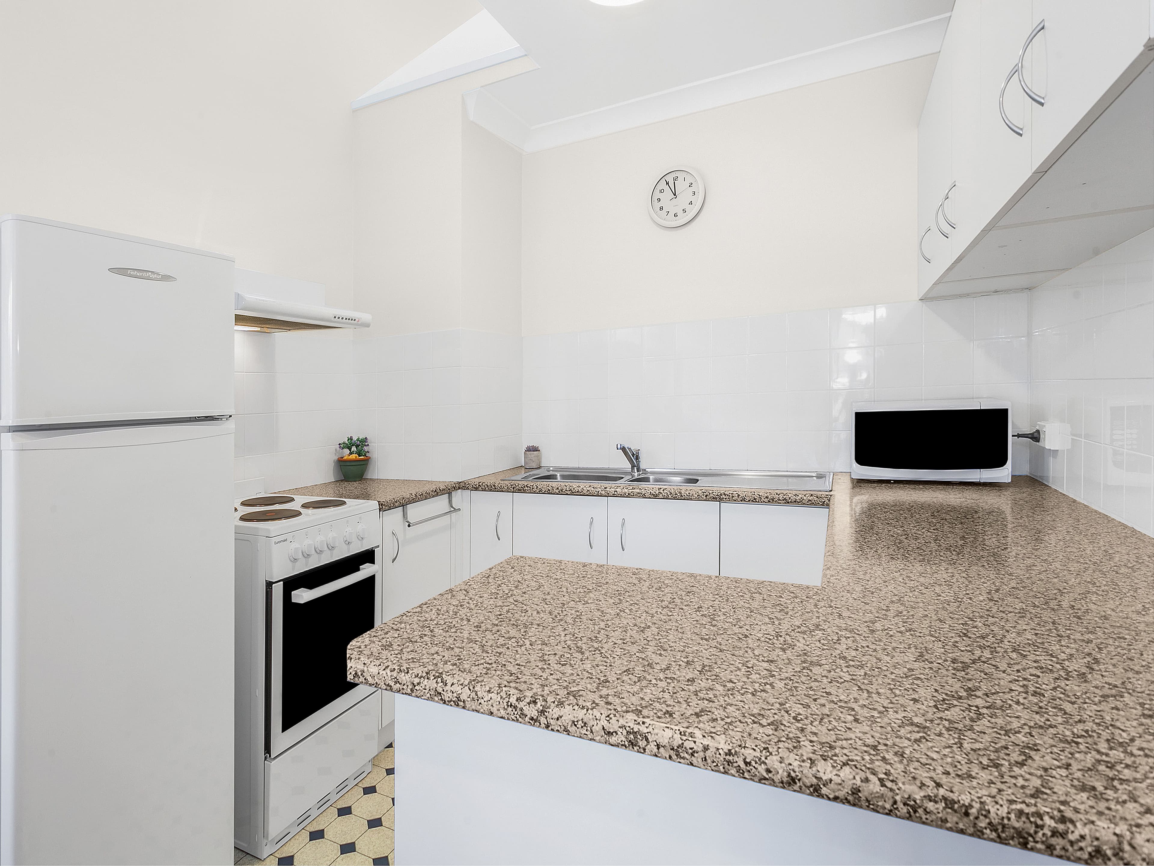 20 Stuart Street, Helensburgh NSW 2508, Helensburgh - Thumbnail 2