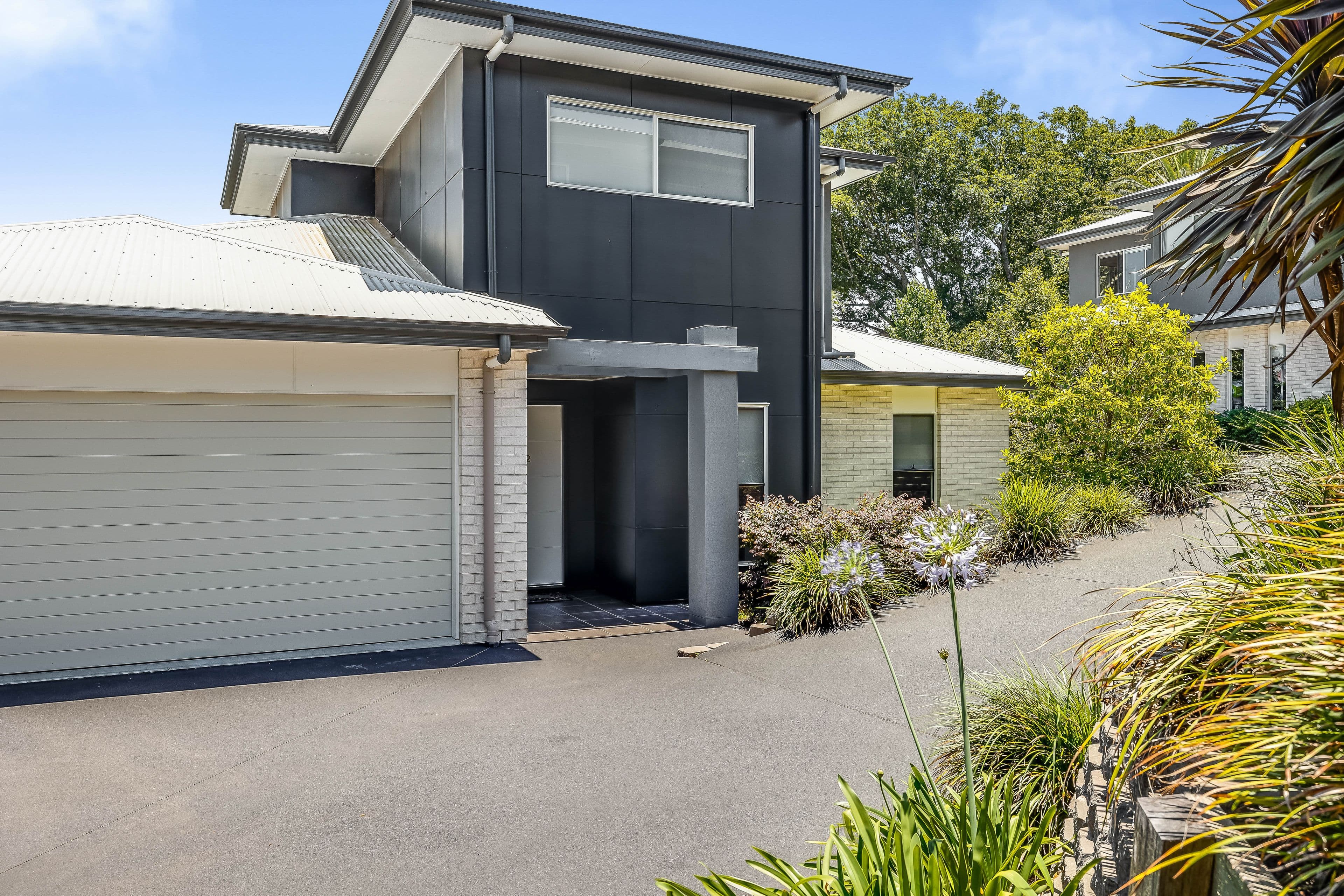 10 Spieker Street, Mount Lofty QLD 4350, Mount Lofty - Thumbnail 2