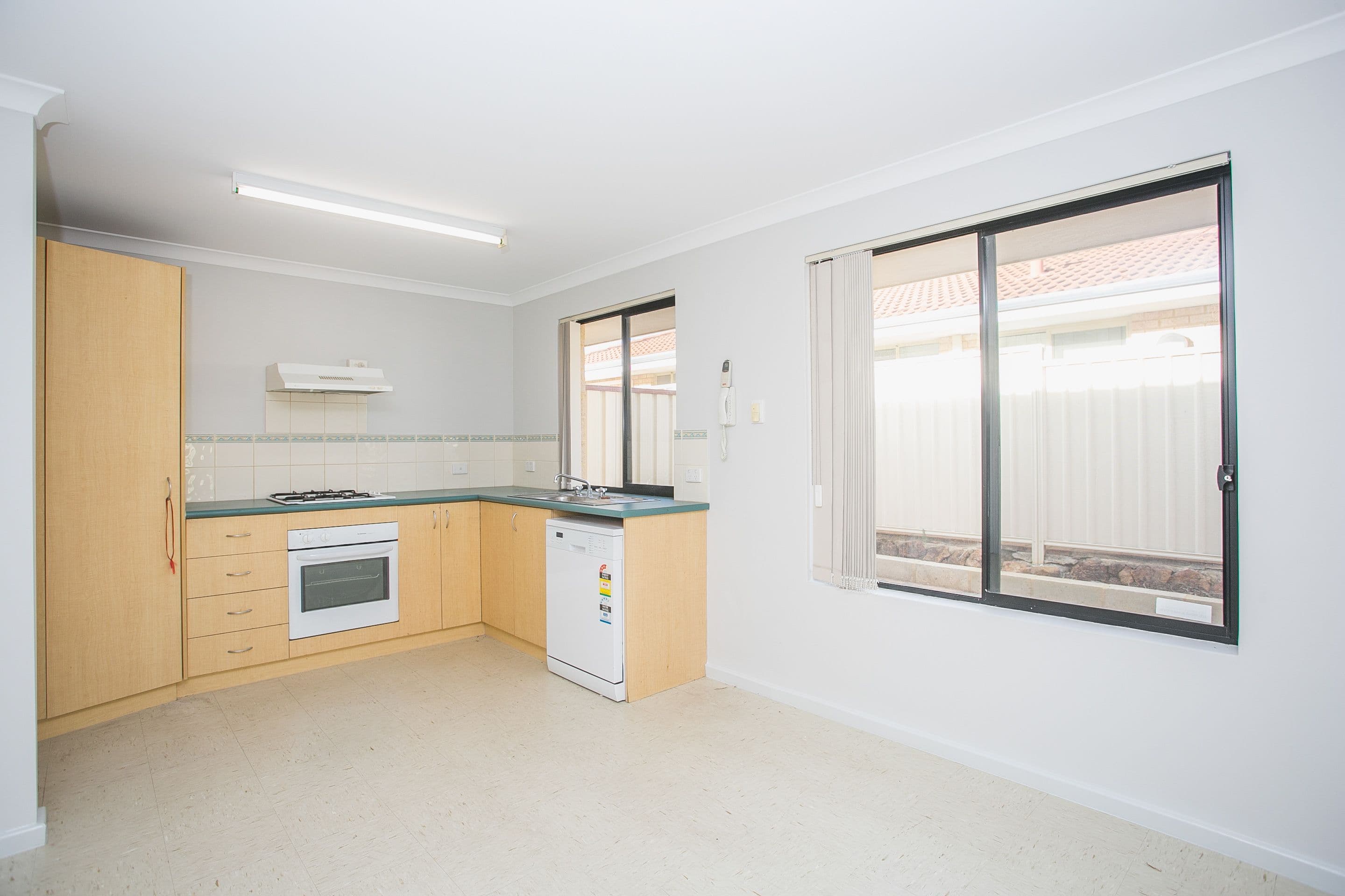 Unit 2, 22 Avon Crescent, Viveash WA 6056, Viveash - Thumbnail 4