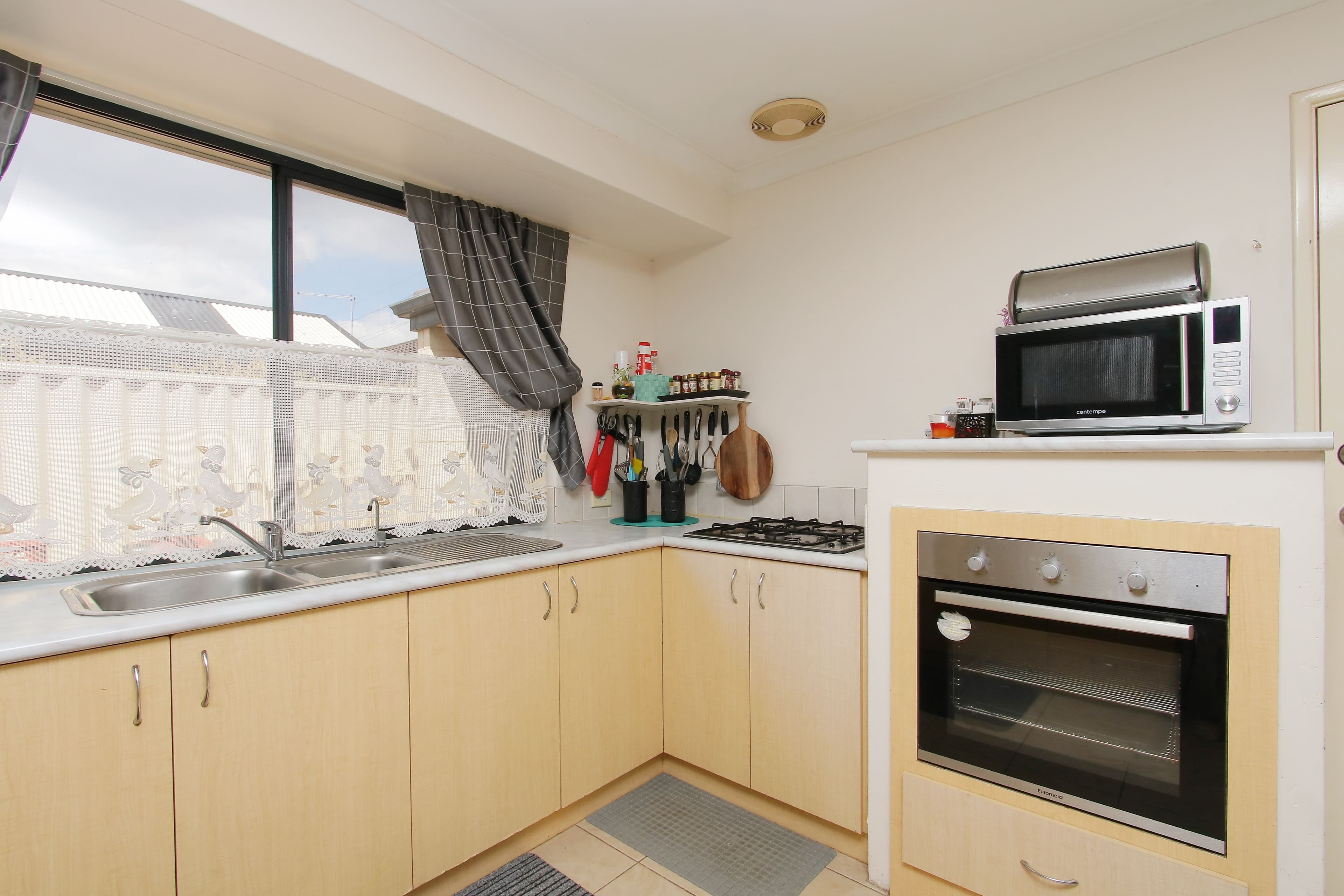 40 Amherst Road, Canning Vale WA 6155, Canning Vale - Thumbnail 2
