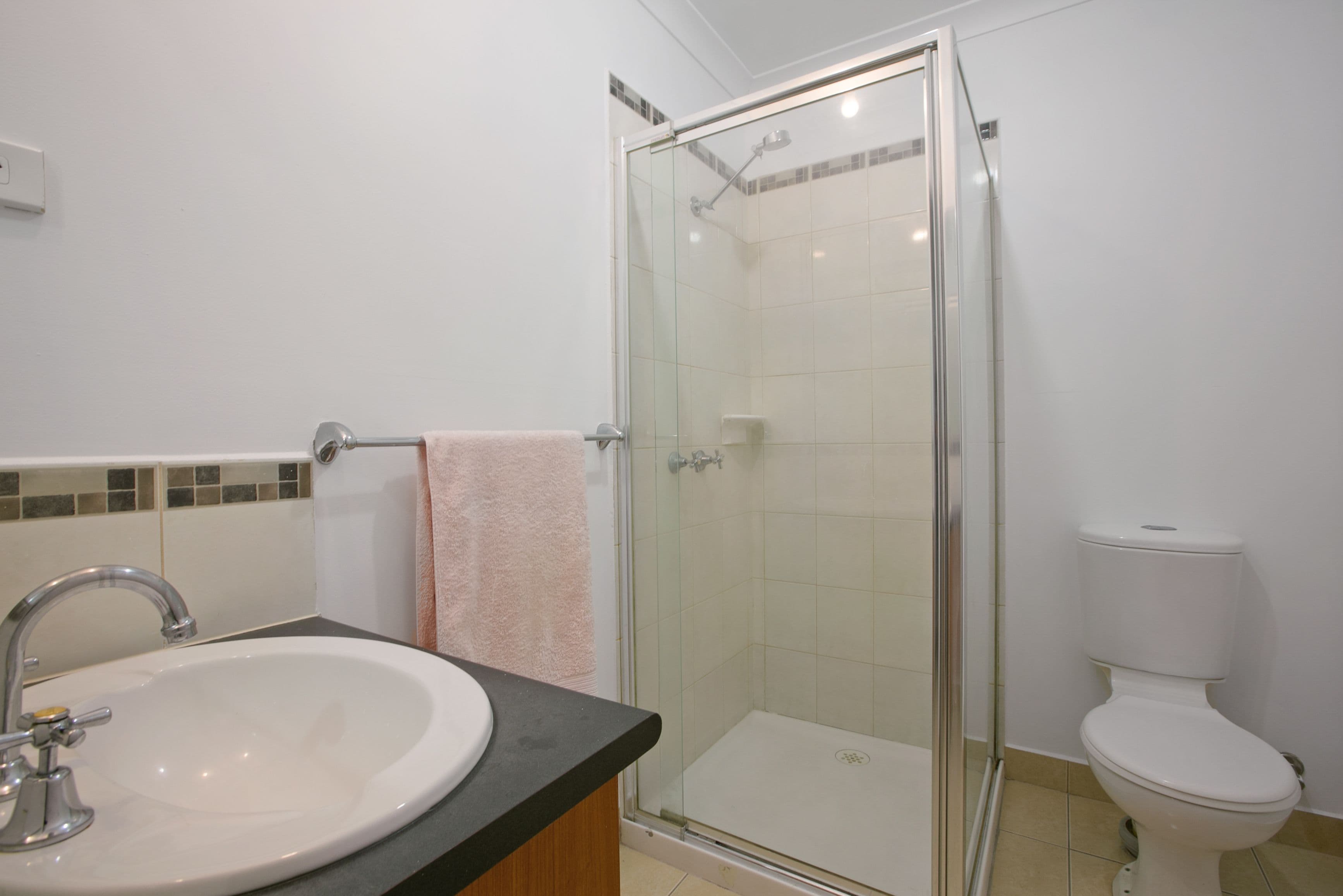 24 Elsey Road, Reservoir VIC 3073, Reservoir - Thumbnail 8
