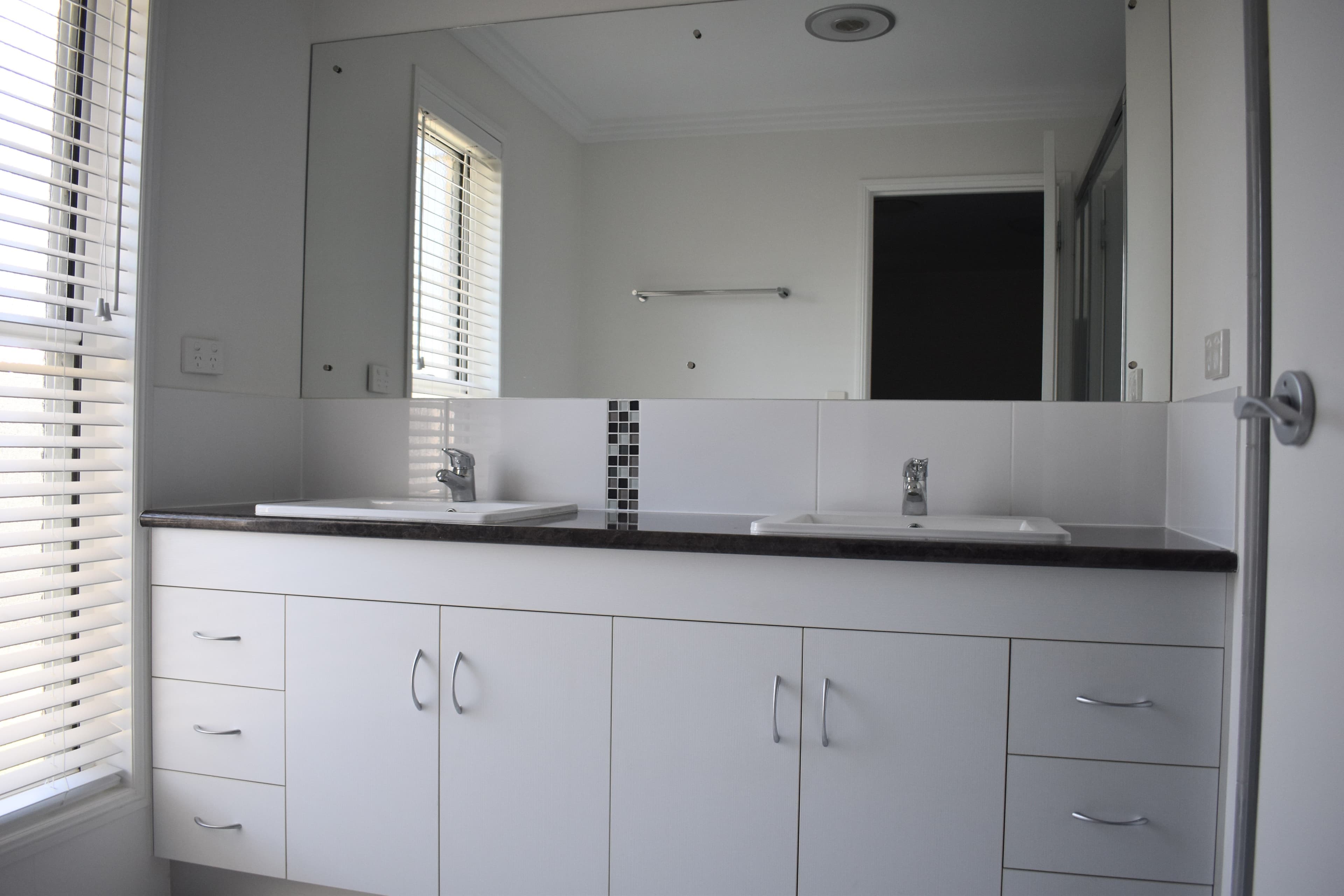 2 Randwick Road, Emerald QLD 4720, Emerald - Thumbnail 7