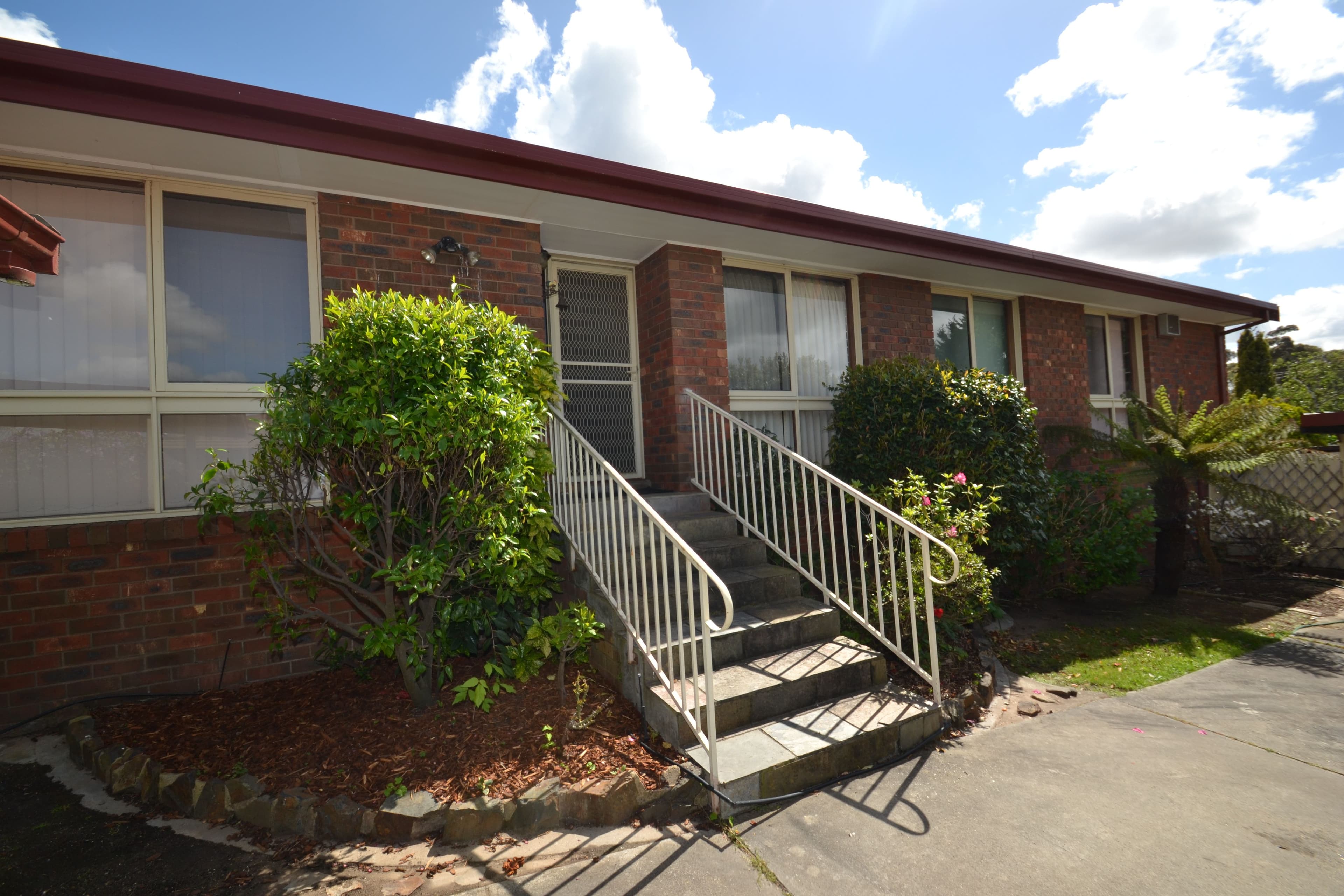 12 Hanley Crescent, Seymour VIC 3660, Seymour - Thumbnail 2
