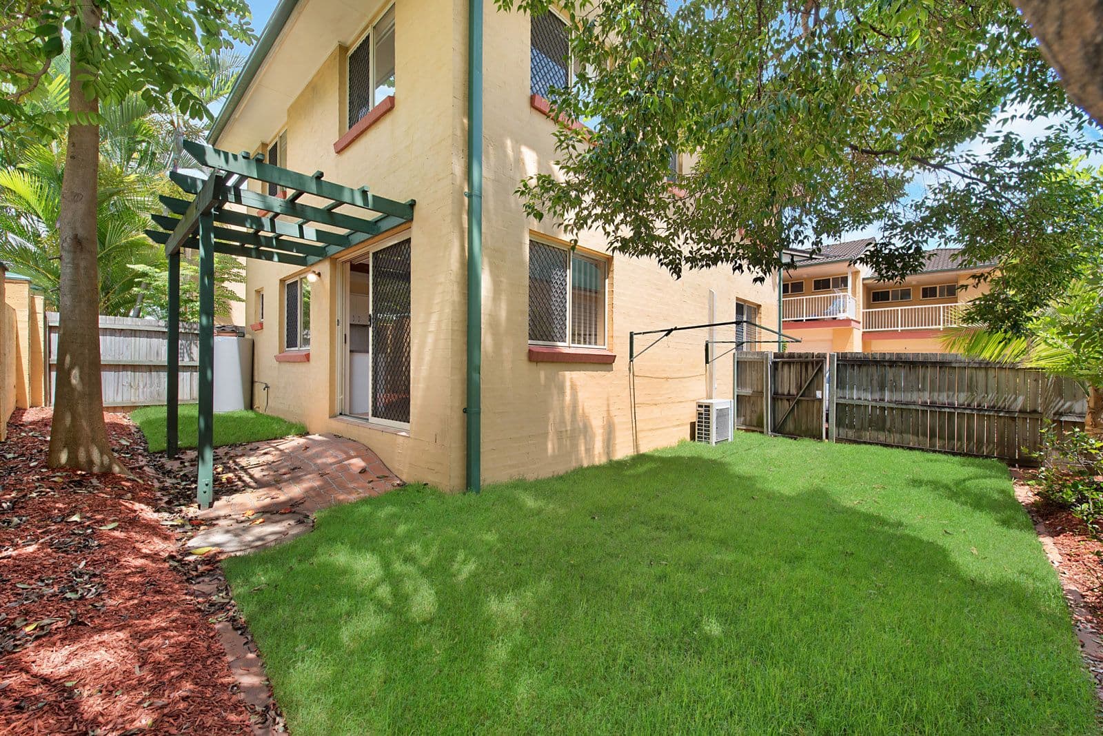 32 Iris Street, Holland Park West QLD 4121, Holland Park West - Image 1