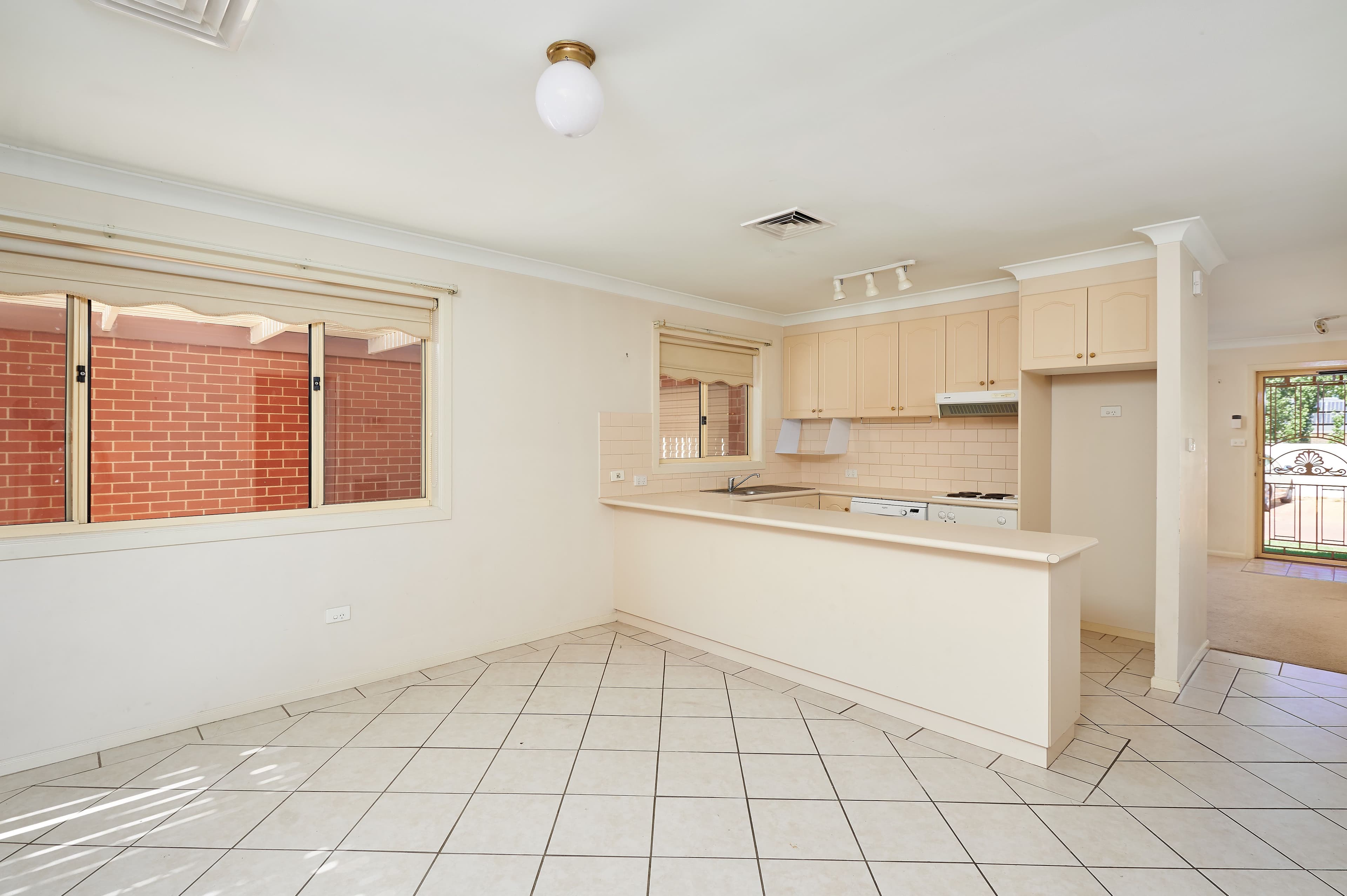 11 Crampton Street, Wagga Wagga - Thumbnail 5