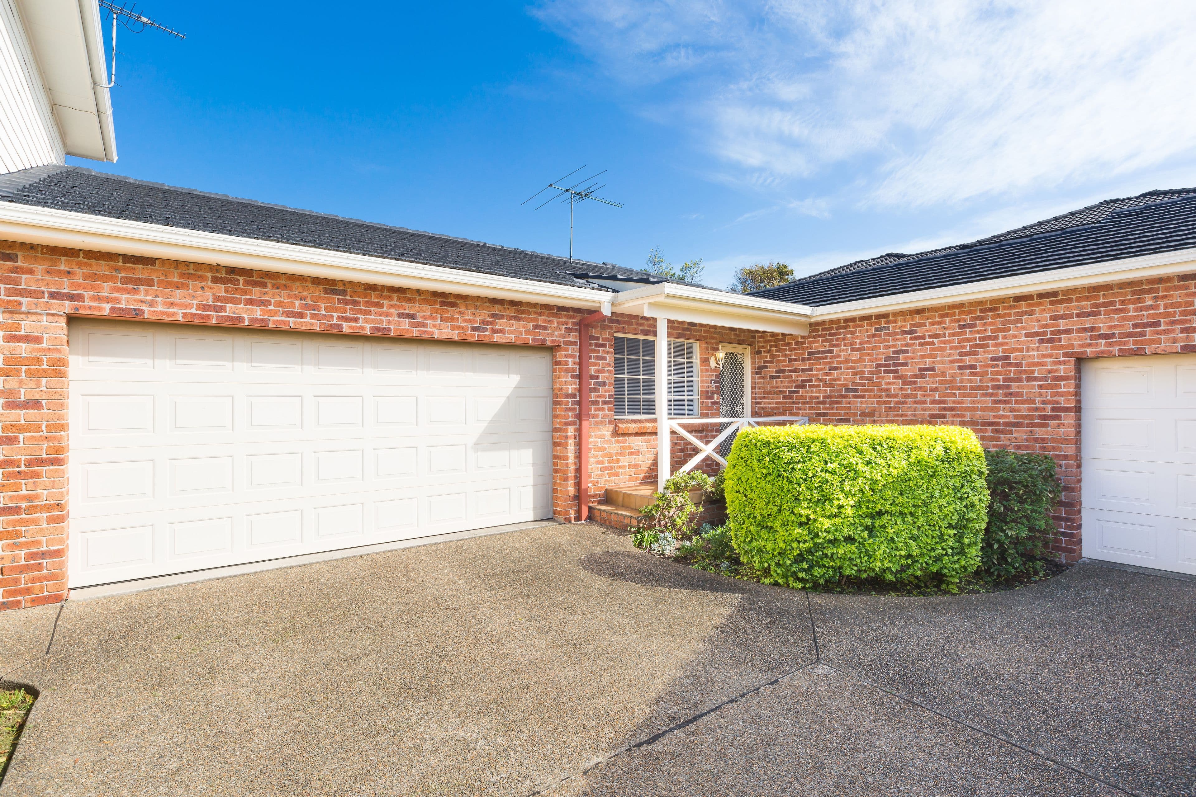 31-33 Jacaranda Road, Caringbah NSW 2229, Caringbah - Image 1