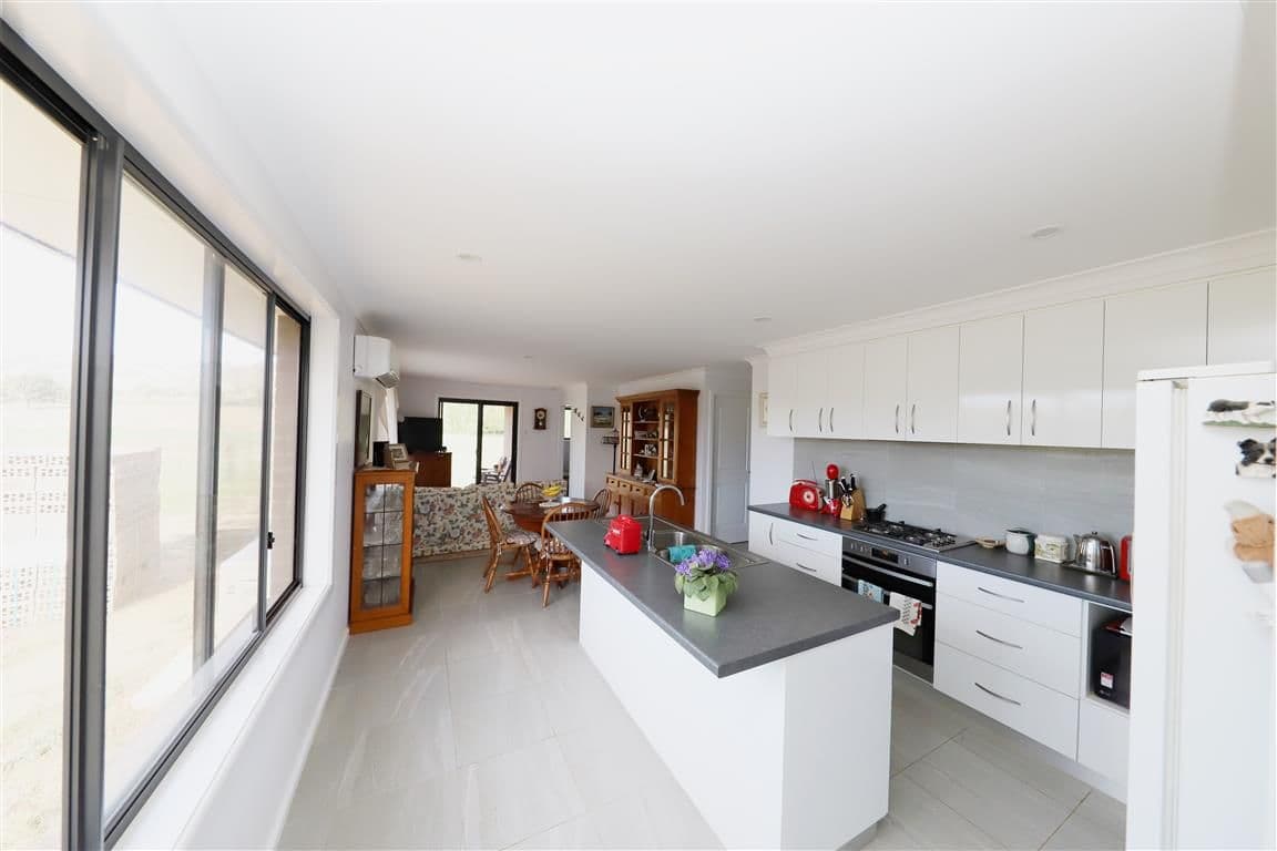 67 Selwyn Street, Adelong - Thumbnail 4