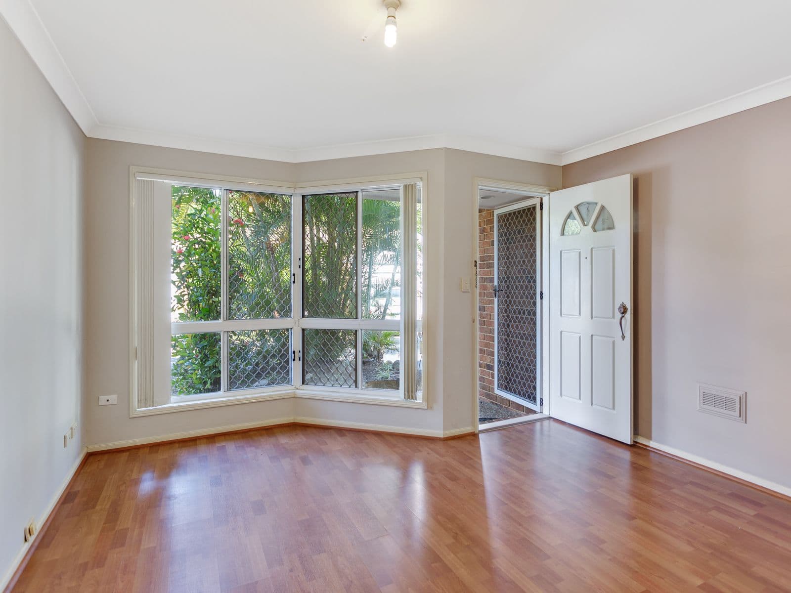 85 View Cresent, Arana Hills QLD 4054, Arana Hills - Thumbnail 2