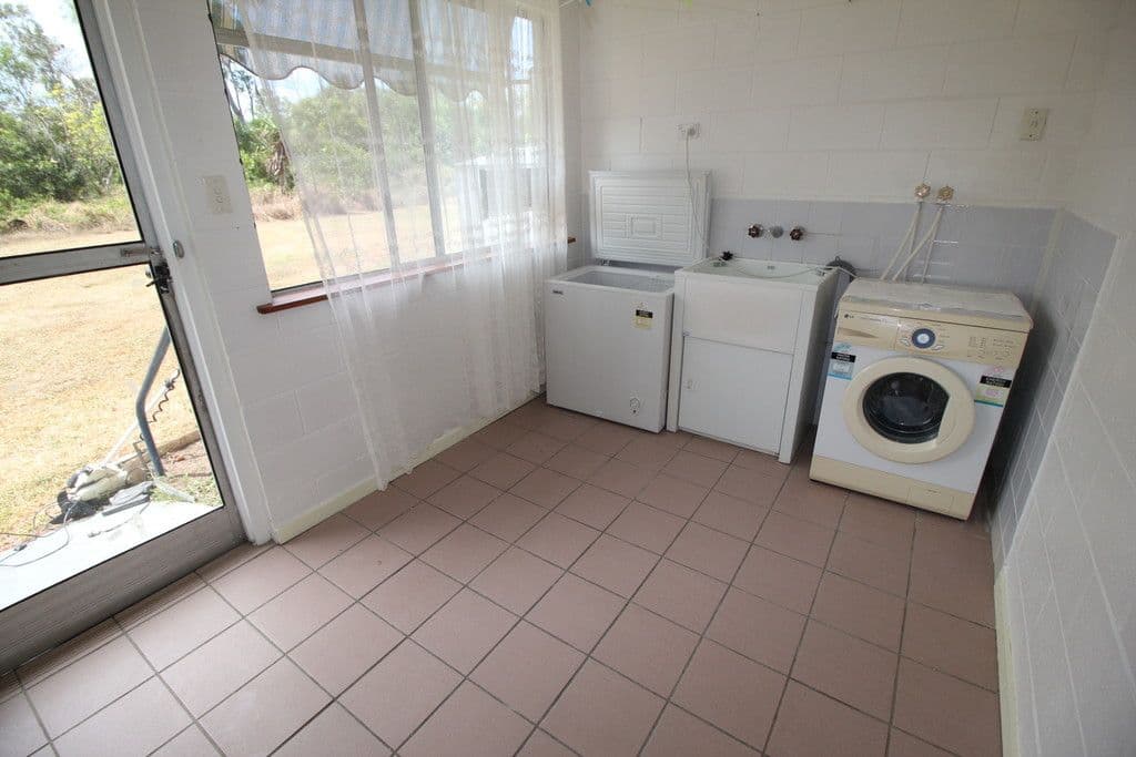 1 Herring Street, Taylors Beach QLD 4850, Taylors Beach - Thumbnail 4