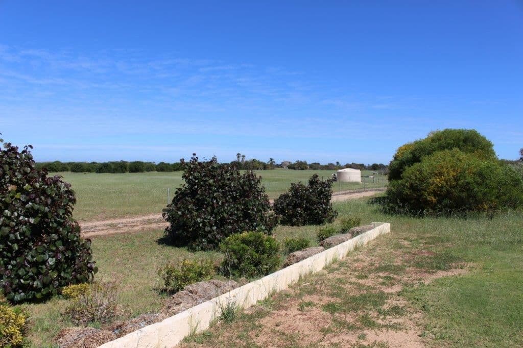 112 Loxton Drive, Bookara WA 6525, Bookara - Thumbnail 2