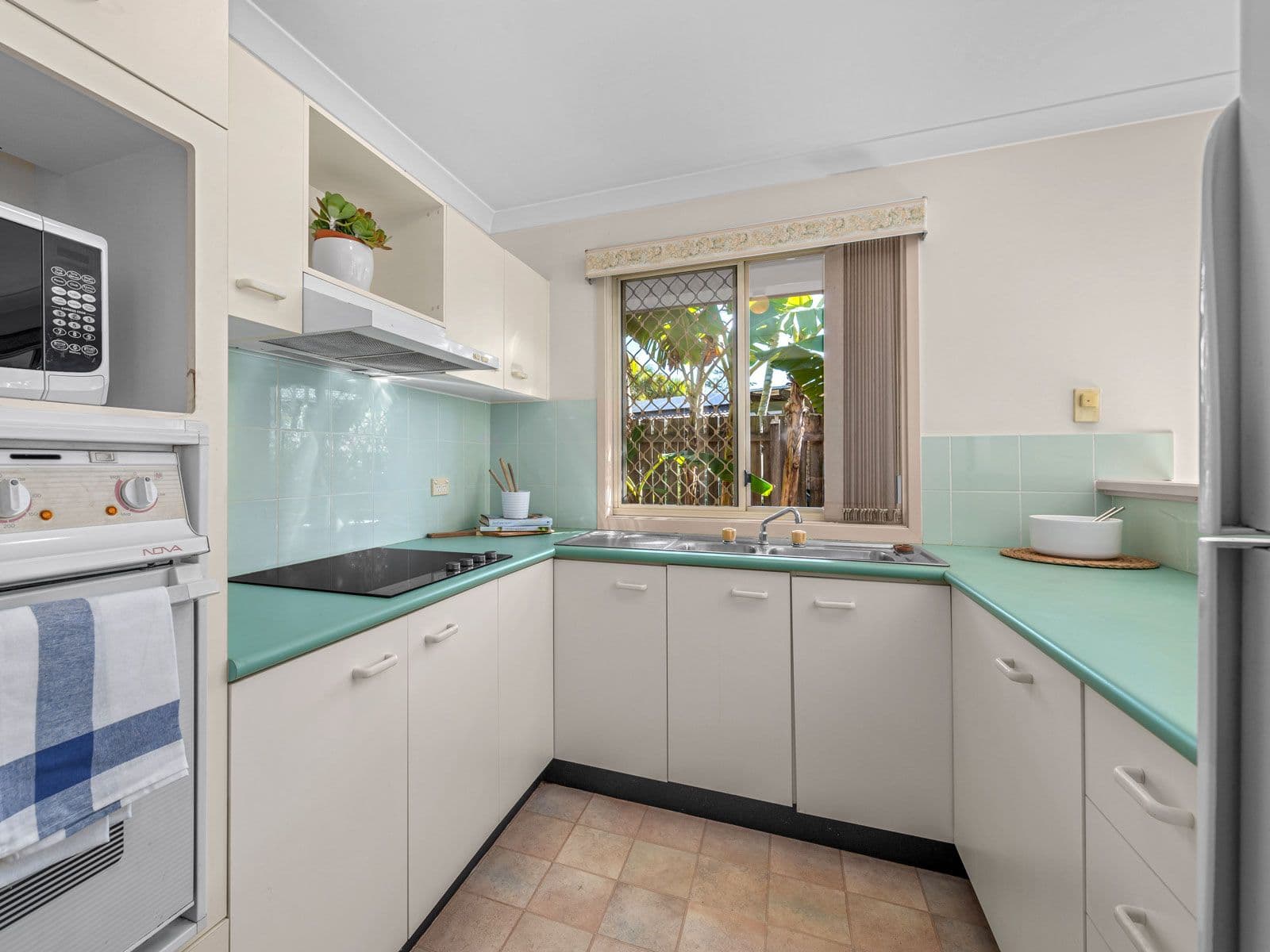 27 Hibiscus Circuit, Fitzgibbon QLD 4018, Fitzgibbon - Thumbnail 8