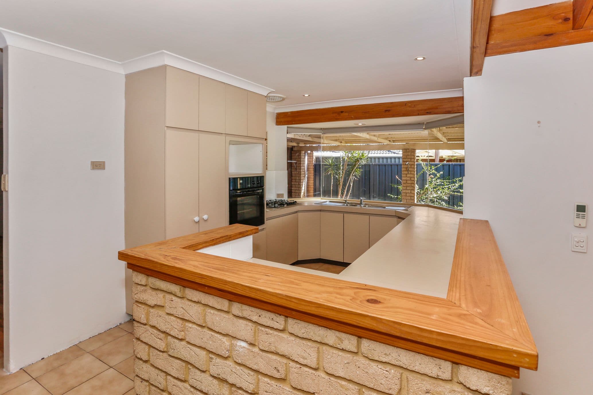 218 Summerlakes Parade, Ballajura WA 6066, Ballajura - Thumbnail 5