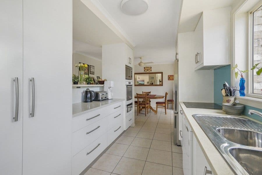 19 Robyn Street, Southport QLD 4215, Southport - Image 1