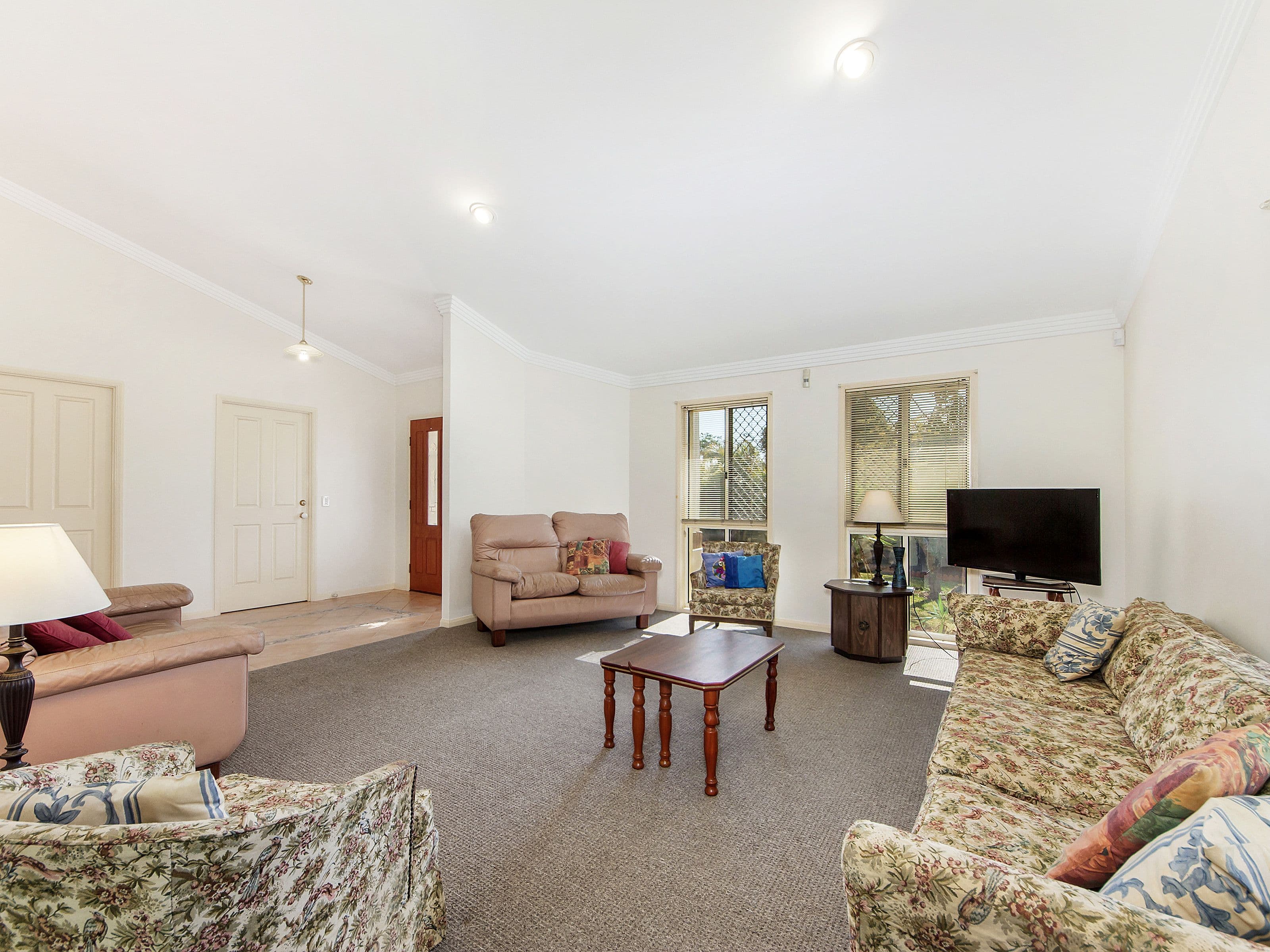 189 Dunlin Drive, Burleigh Waters QLD 4220, Burleigh Waters - Thumbnail 3