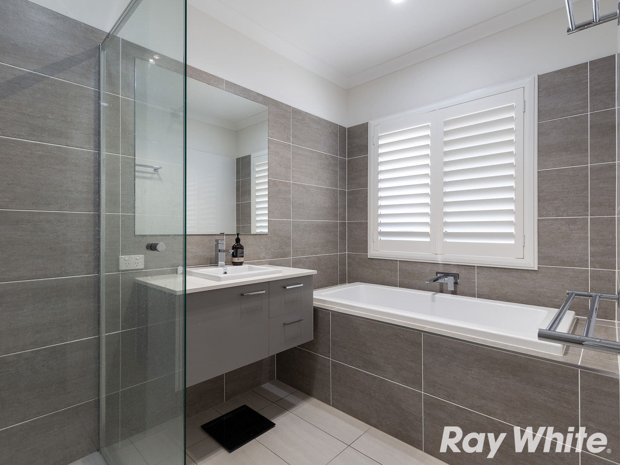 12 Panorama Place, Upper Kedron QLD 4055, Upper Kedron - Thumbnail 4