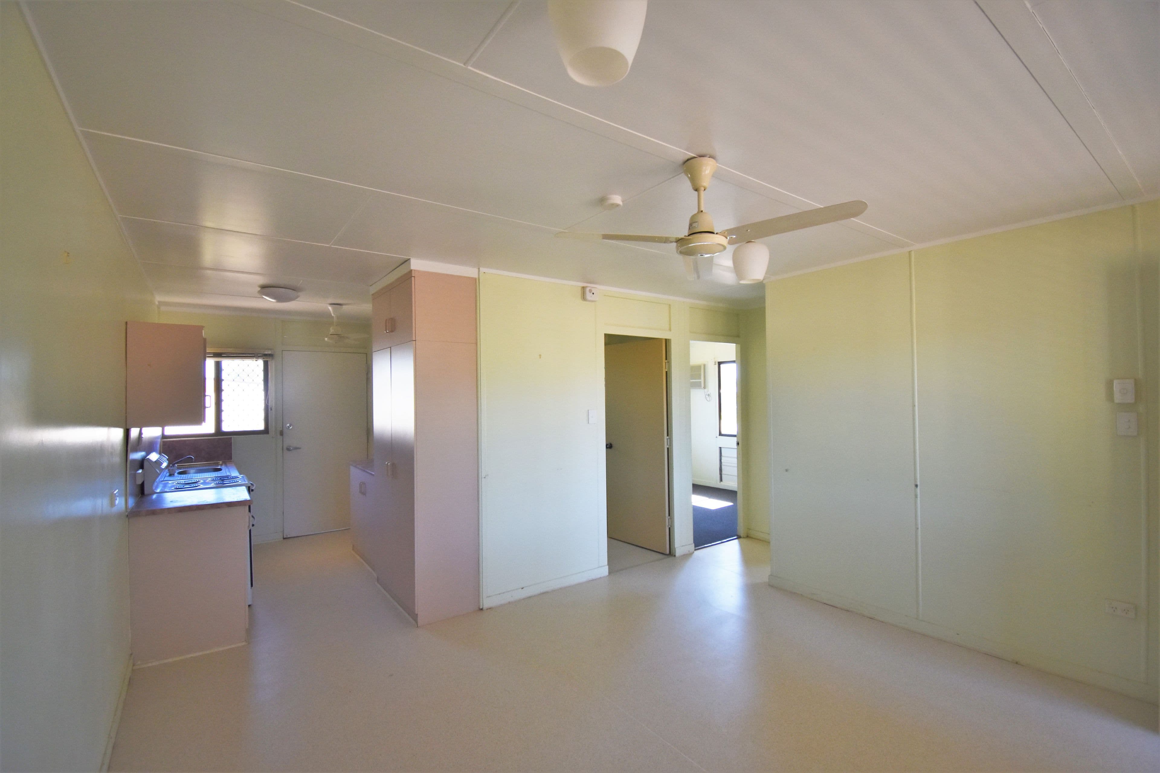 46 Willow Street, Barcaldine QLD 4725, Barcaldine - Thumbnail 4