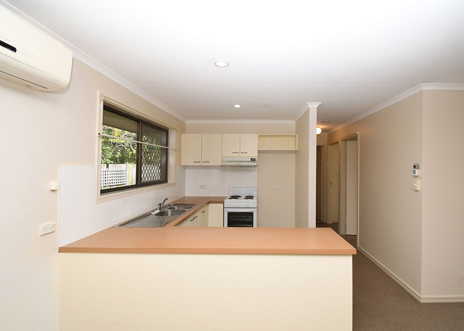 42-44 Pulgul Street, Urangan QLD 4655, Urangan - Thumbnail 7
