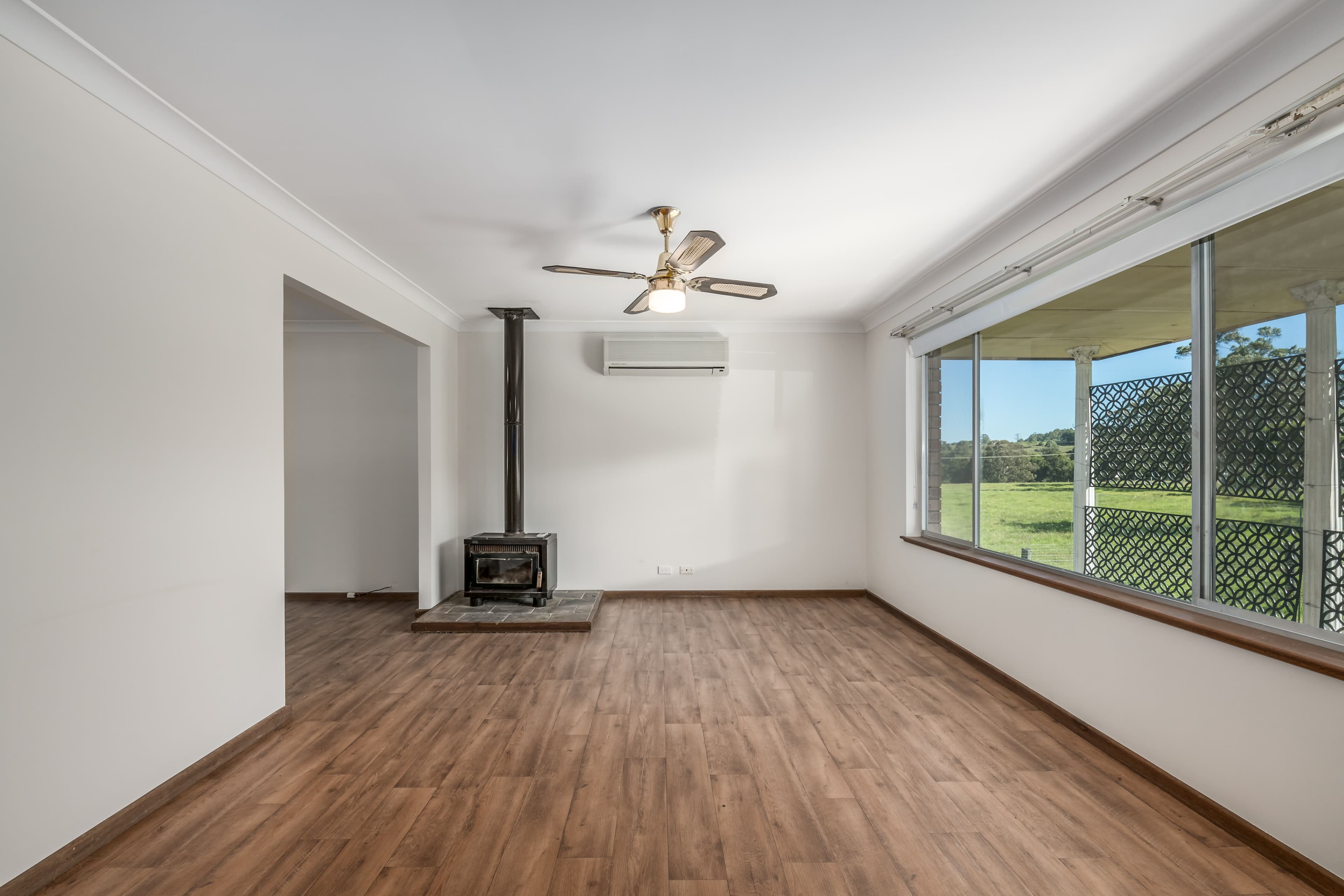 6 Reidsdale Road, Stroud Road - Thumbnail 2