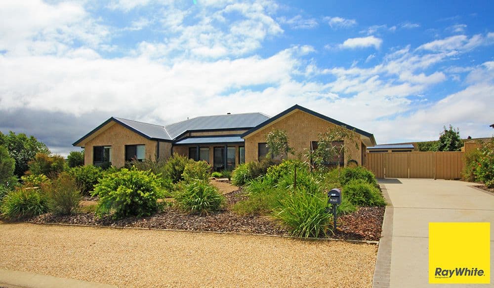 15 Larmer Street, Bungendore - Image 1
