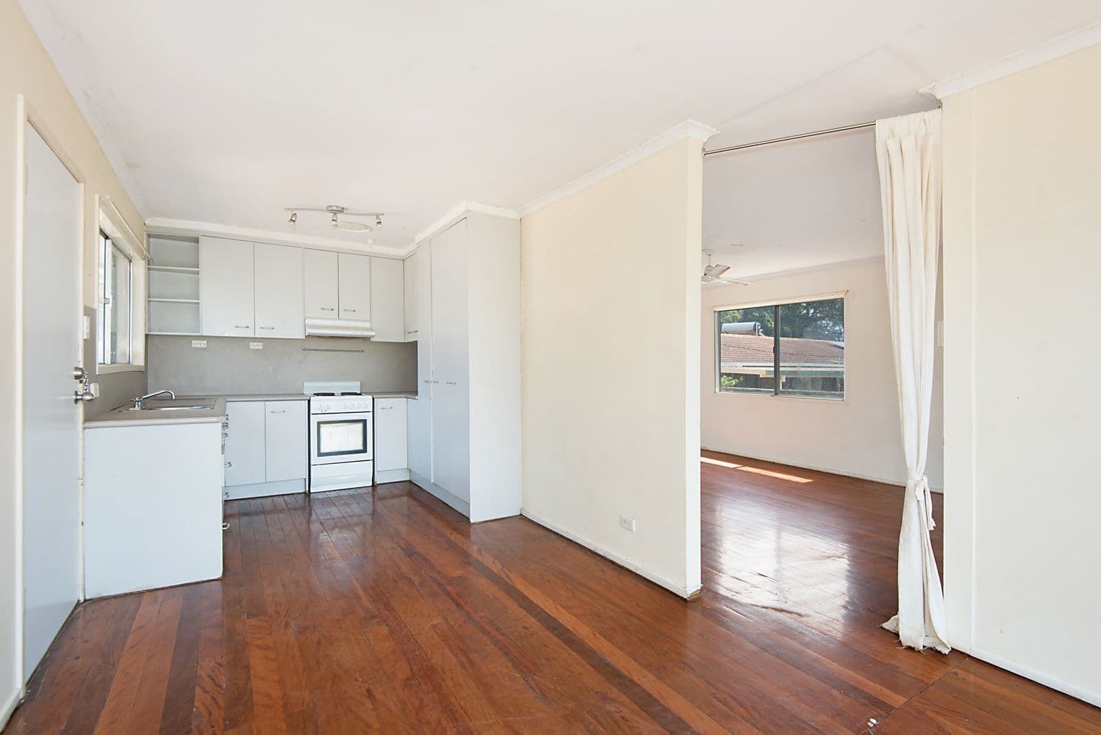 10 Hill Street, Kingston QLD 4114, Kingston - Thumbnail 5