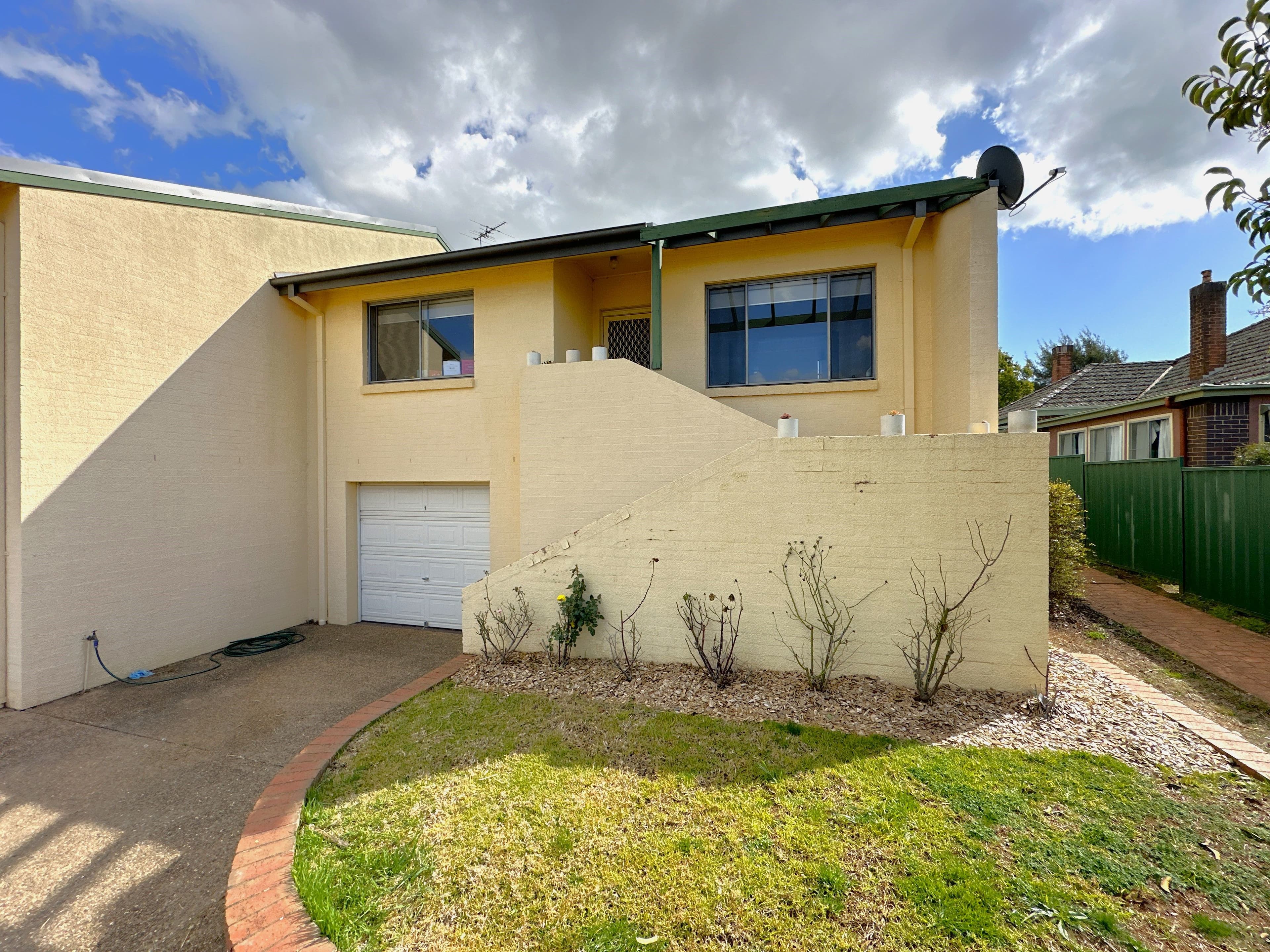 77 Thornhill Street, Young NSW 2594, Young - Image 1