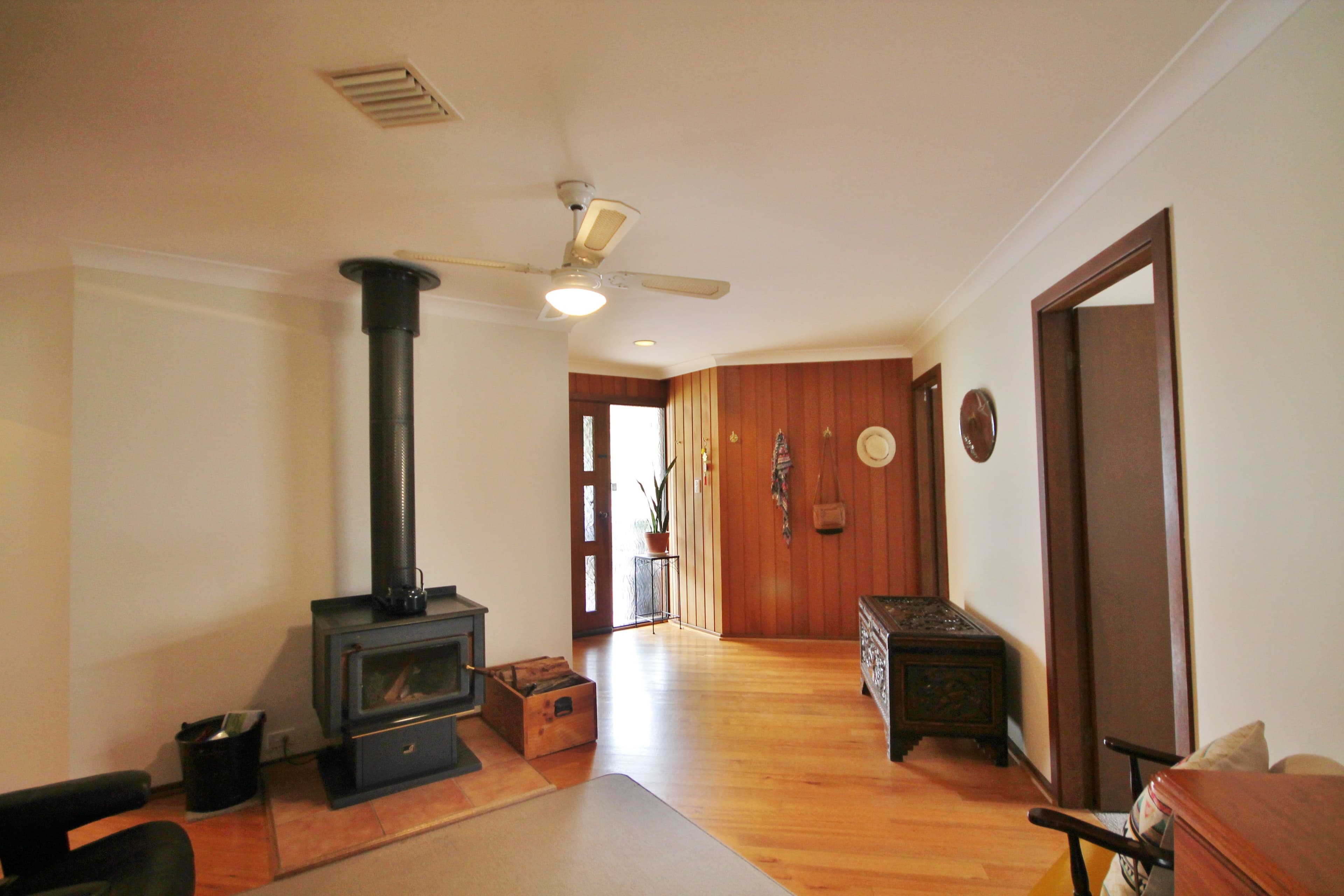 4 Hardy Avenue, Young - Thumbnail 8