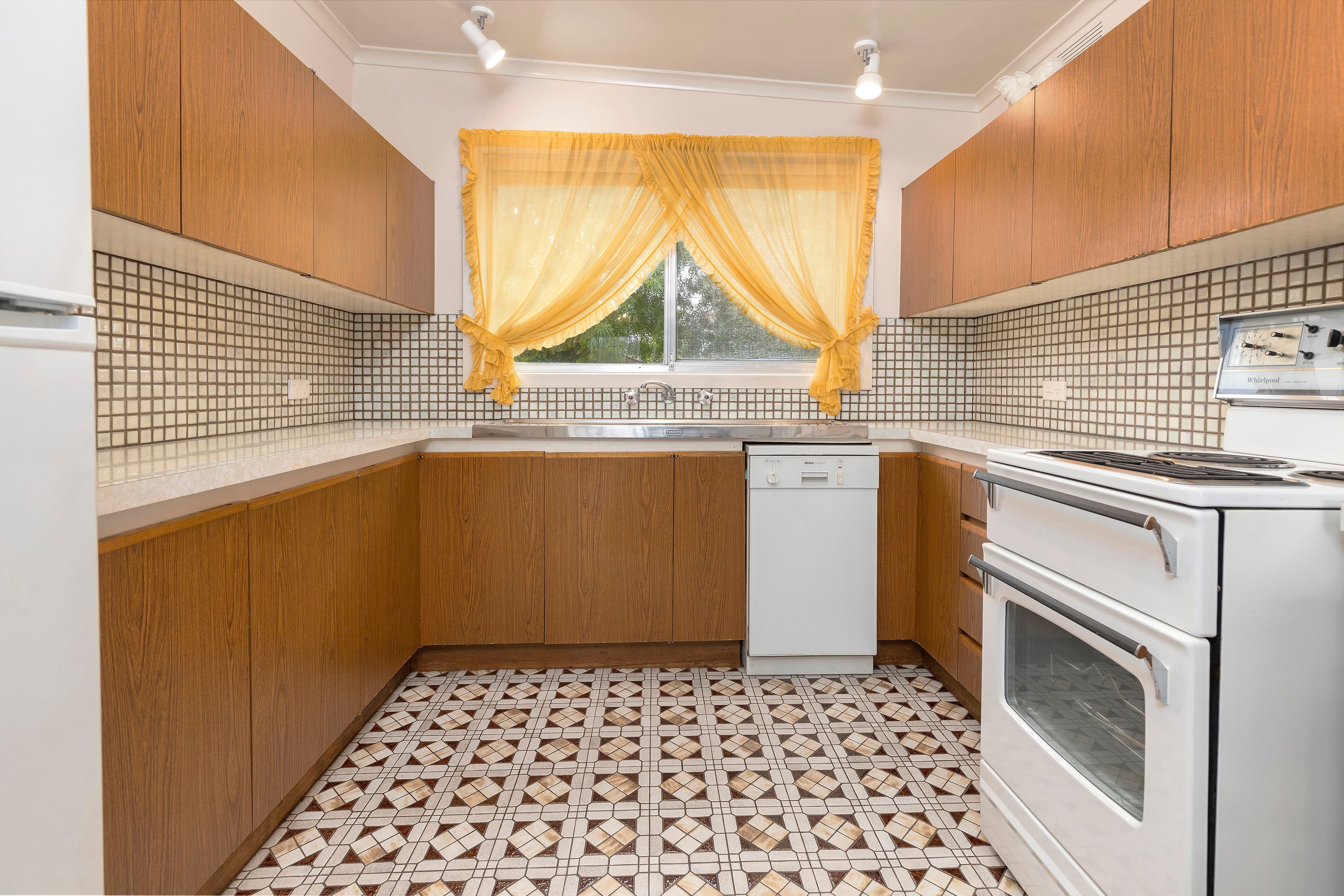 98 Spray Street, Rosebud VIC 3939, Rosebud - Thumbnail 2