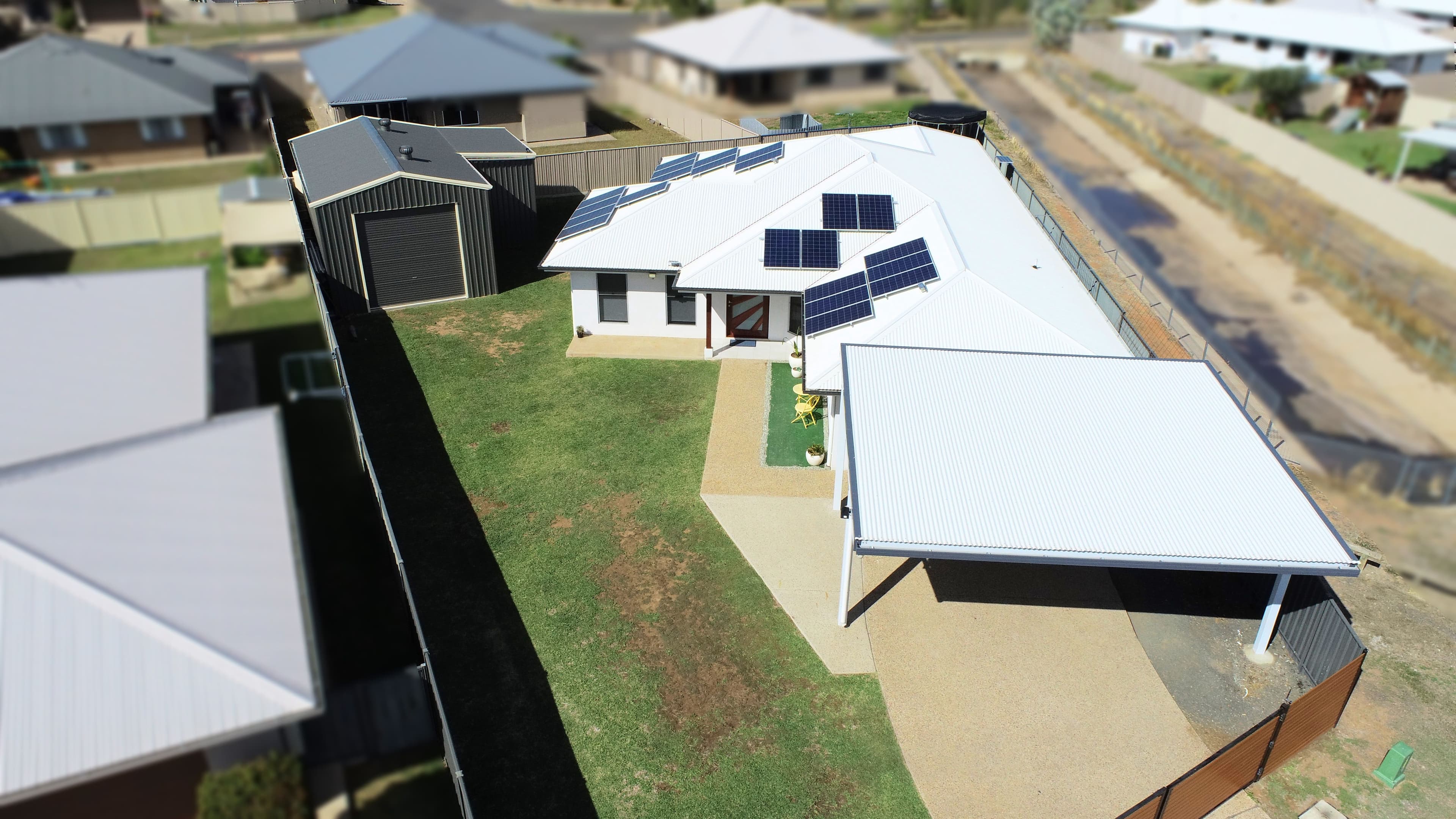 3 Thornton Street, Emerald QLD 4720, Emerald - Thumbnail 2
