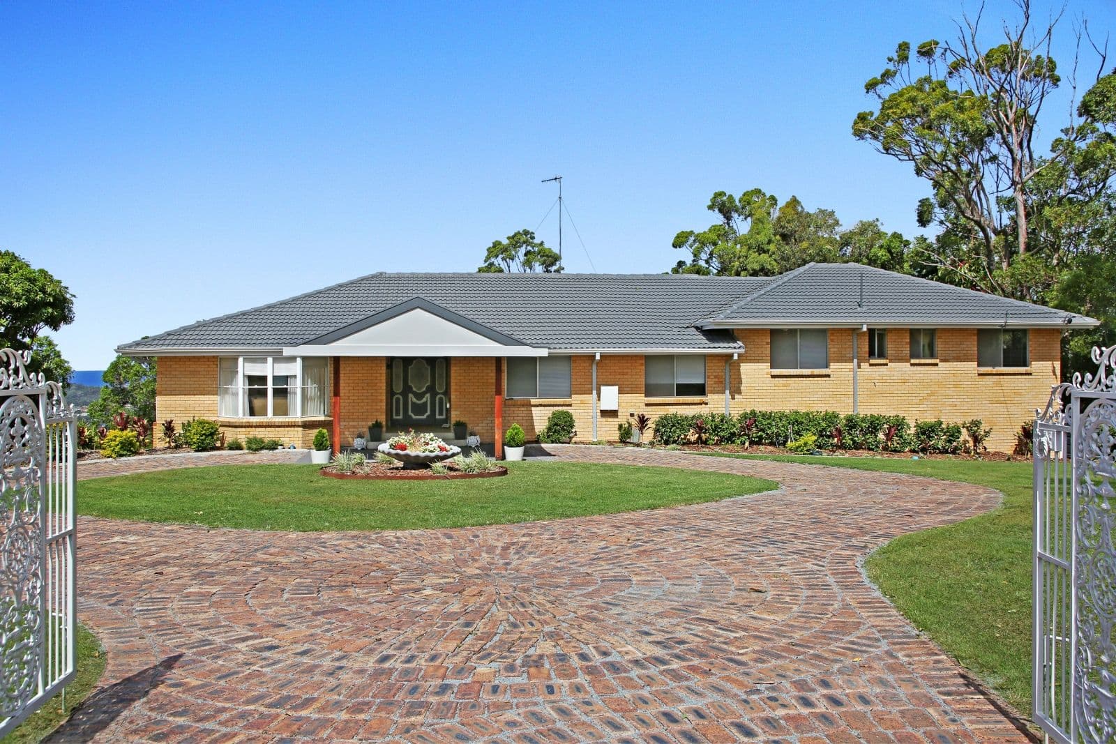 214 Simpsons Road, Currumbin Waters QLD 4223, Currumbin Waters - Thumbnail 4