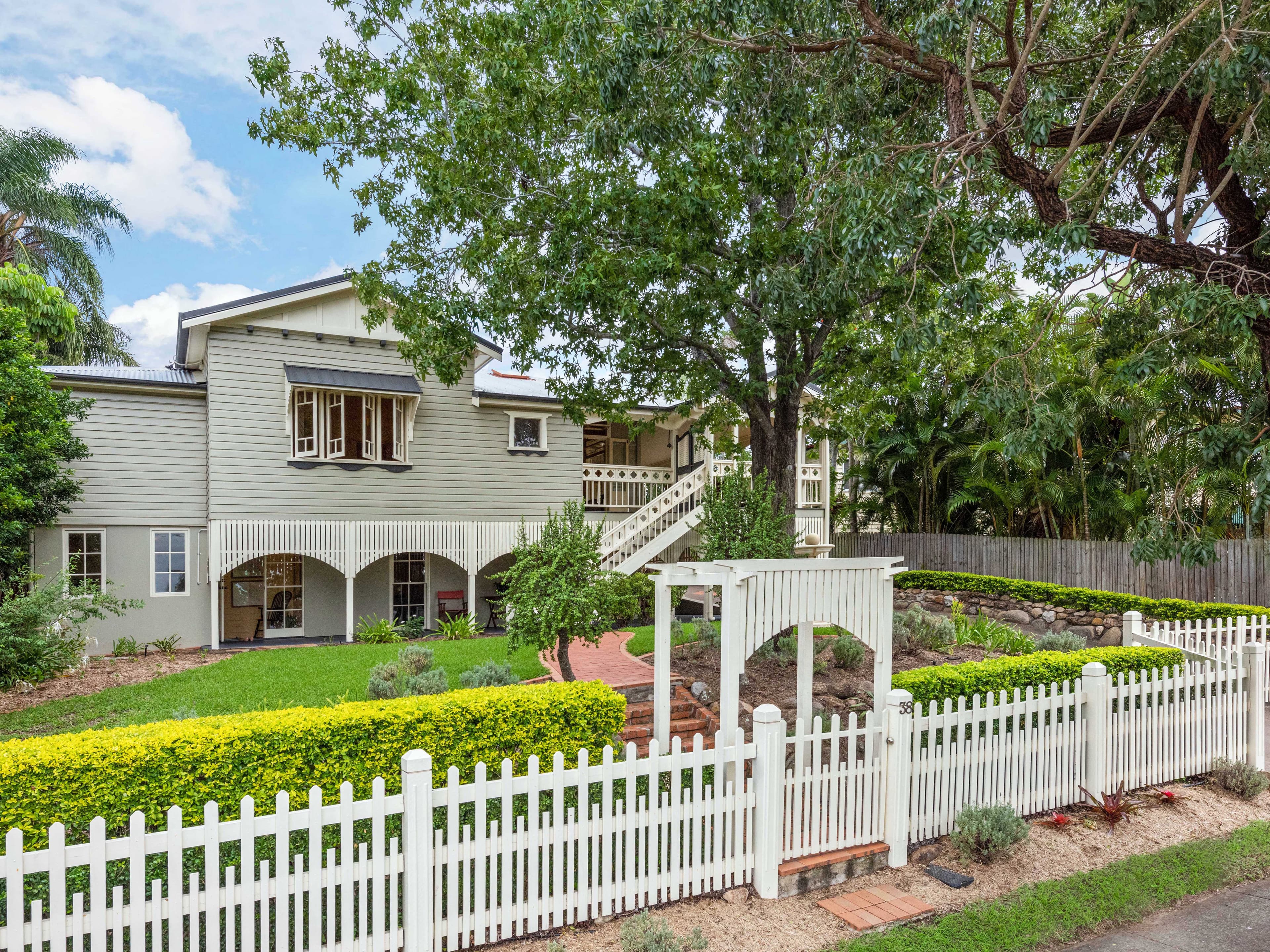 38 Lindsay Street, Ashgrove QLD 4060, Ashgrove - Thumbnail 2