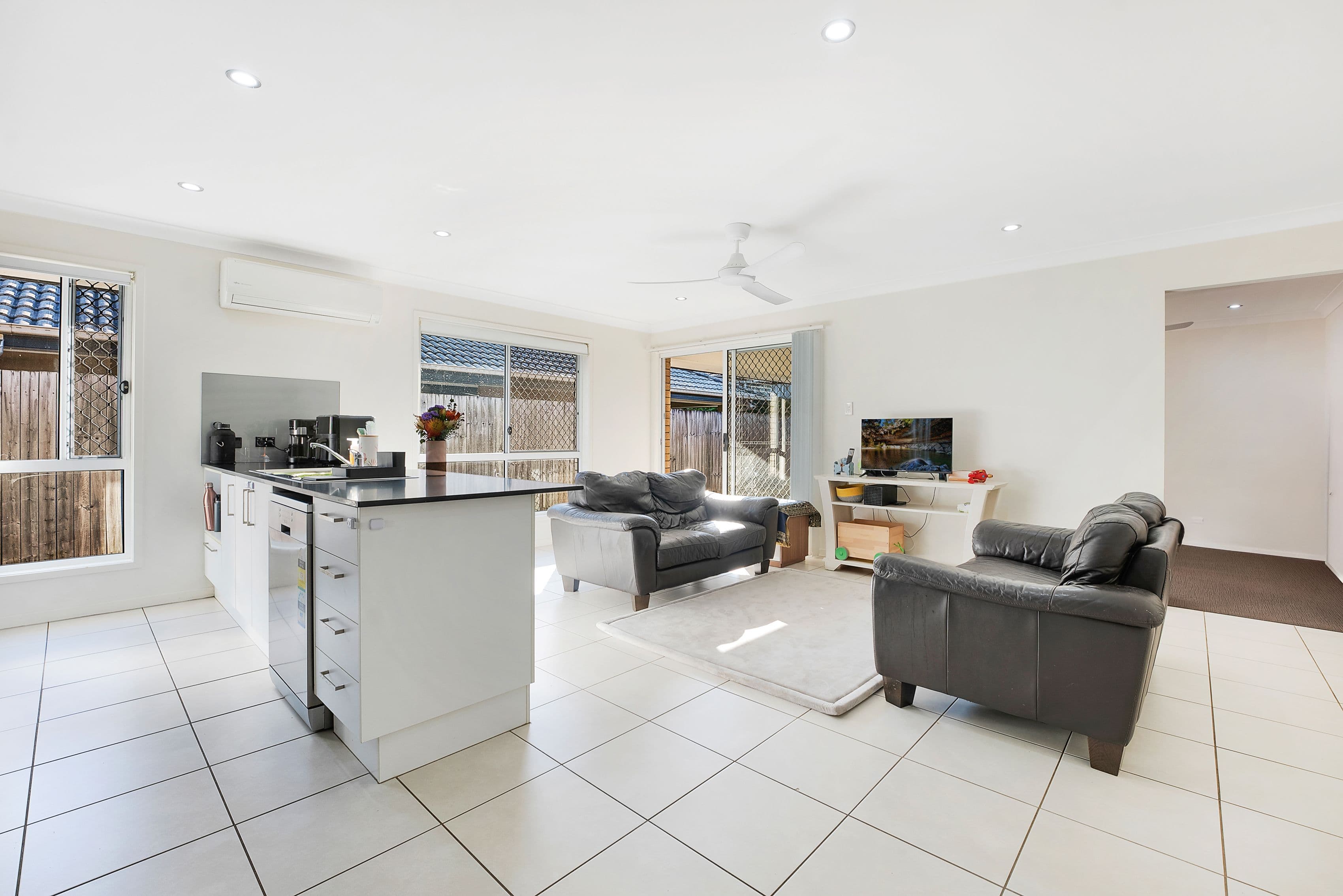 14 Dickson Crescent, North Lakes QLD 4509, North Lakes - Thumbnail 3