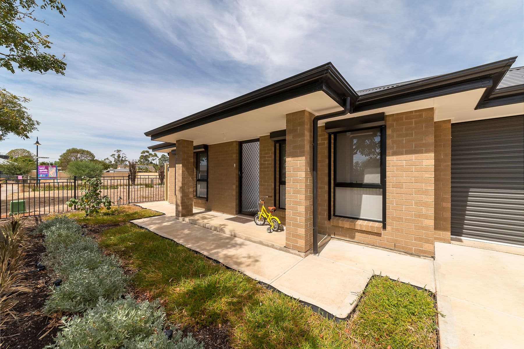 17 Roberts Crescent, Smithfield Plains SA 5114, Smithfield Plains - Thumbnail 2