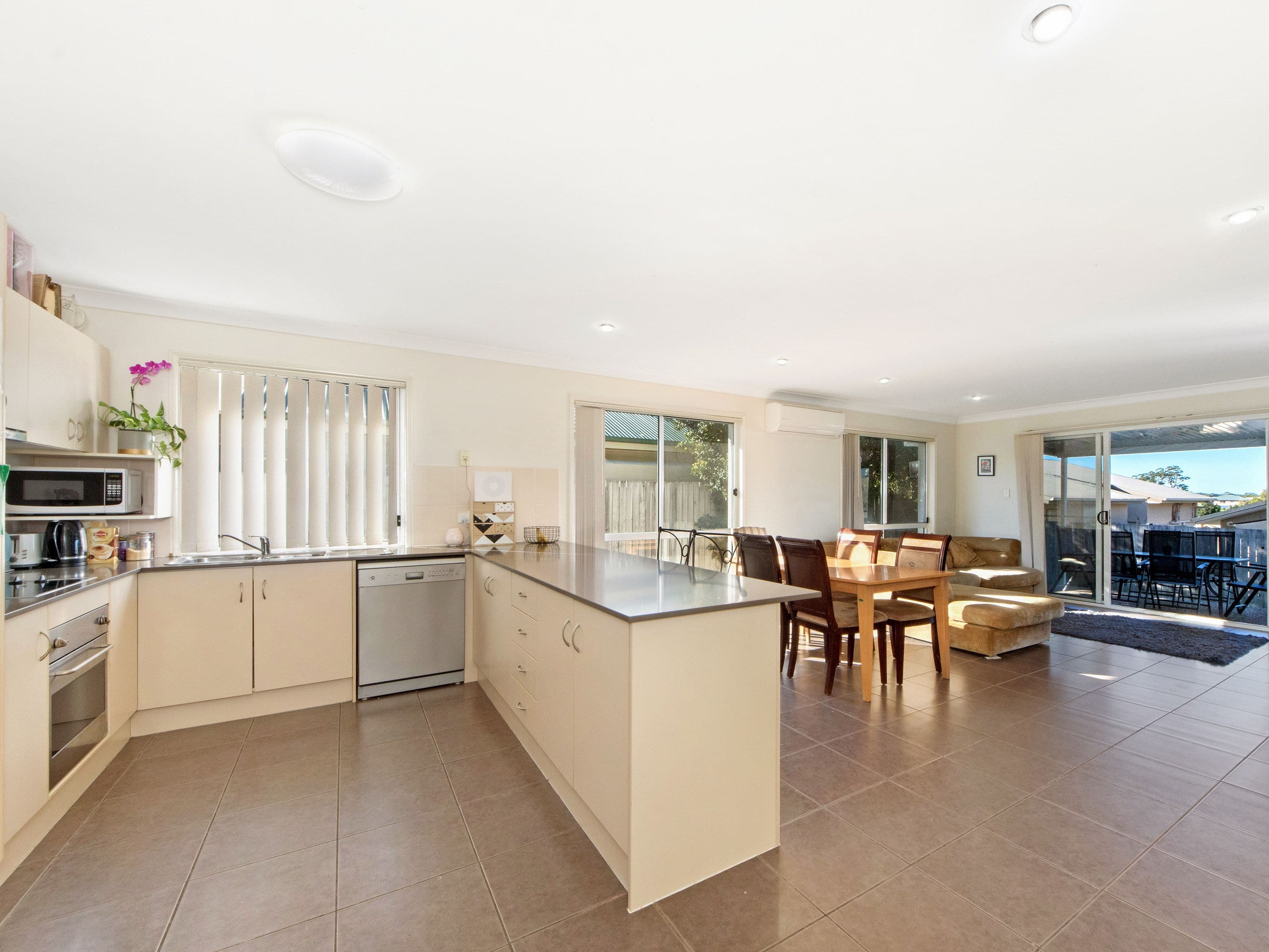 23 Valda Avenue, Coomera QLD 4209, Coomera - Thumbnail 5