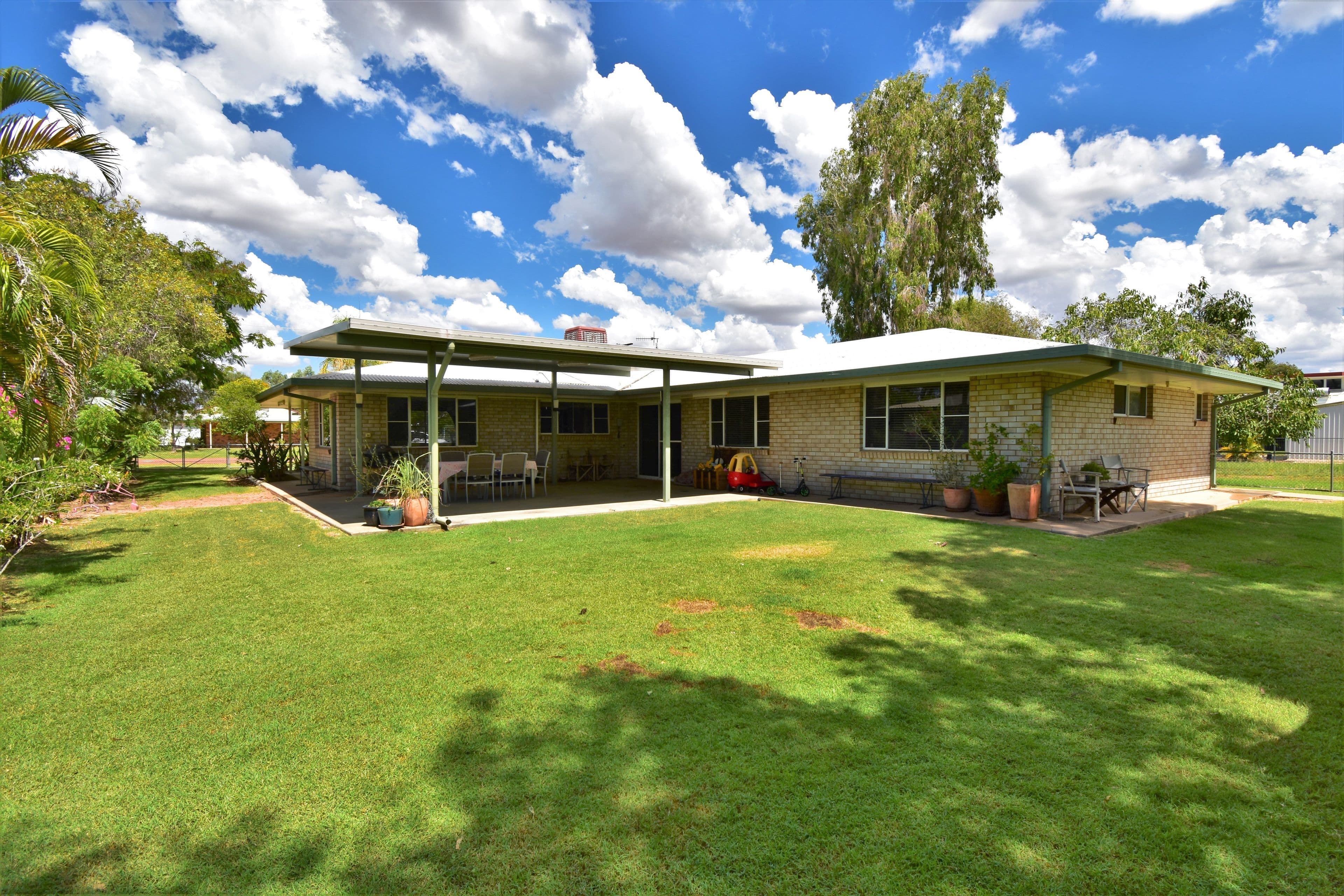 60 Beech Street, Barcaldine QLD 4725, Barcaldine - Thumbnail 2