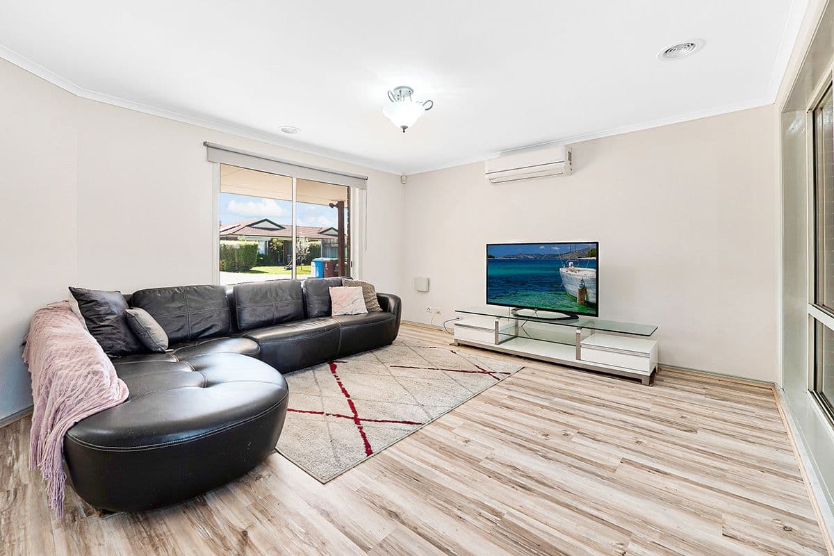 6 Pirita Place, Cranbourne West VIC 3977, Cranbourne West - Thumbnail 3