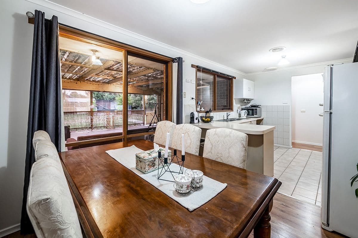 15 Jindalee Gardens, Cranbourne West VIC 3977, Cranbourne West - Thumbnail 4