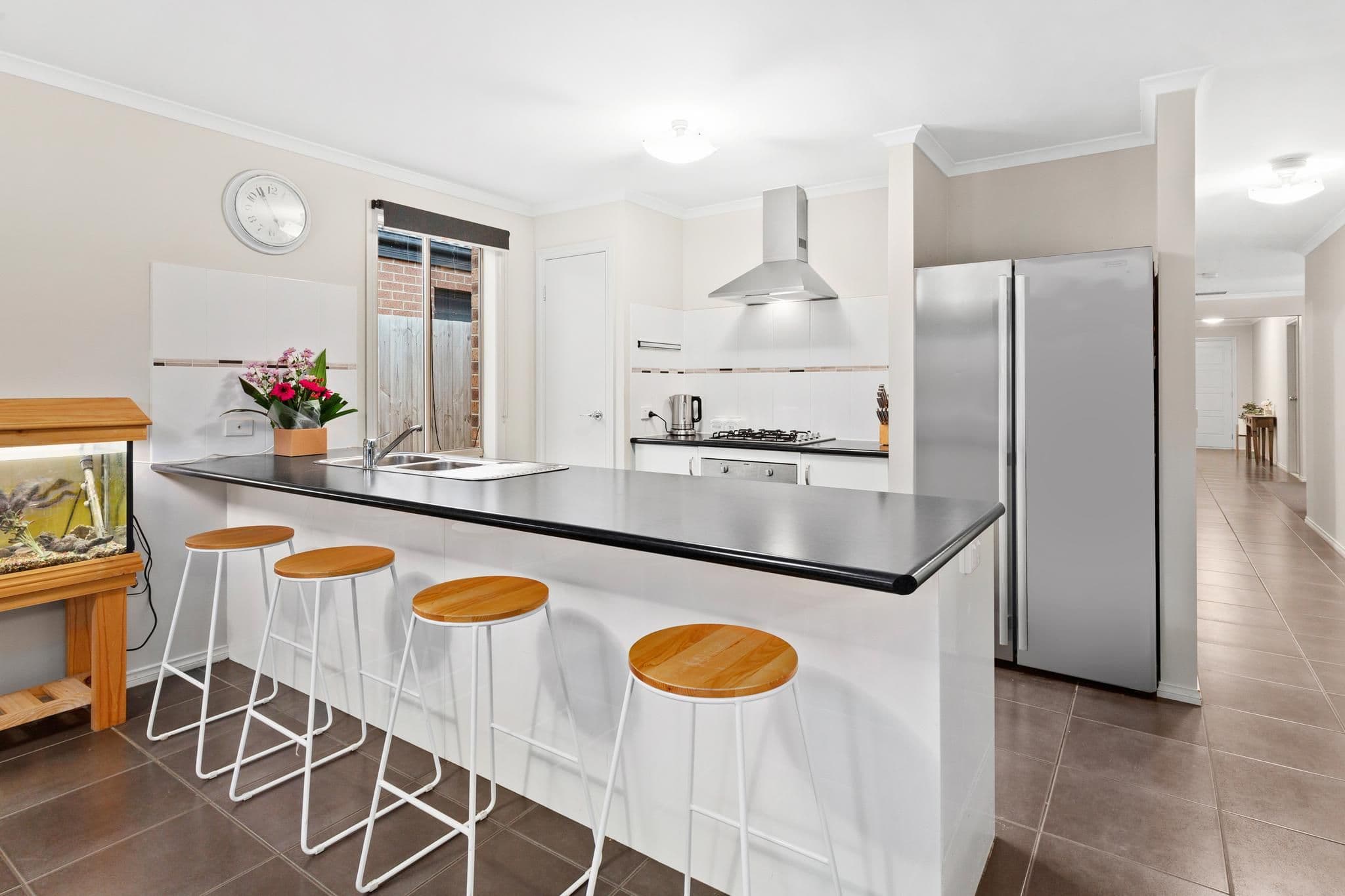 18 Weebill Way, Pakenham VIC 3810, Pakenham - Thumbnail 3