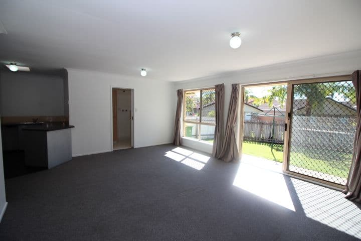 31 Usher Avenue, Labrador QLD 4215, Labrador - Thumbnail 4
