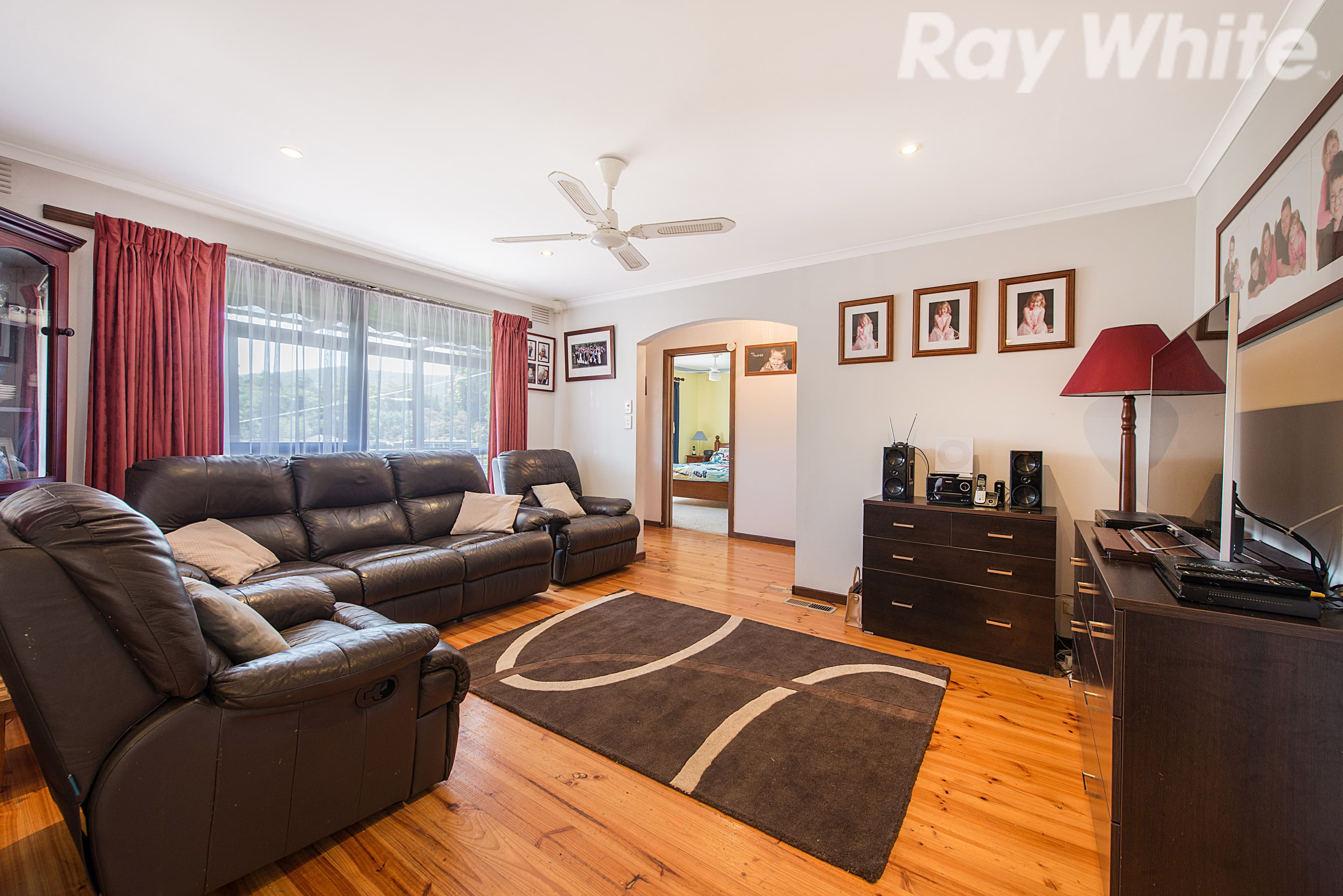 27 Merricks Close, Ferntree Gully VIC 3156, Ferntree Gully - Thumbnail 2