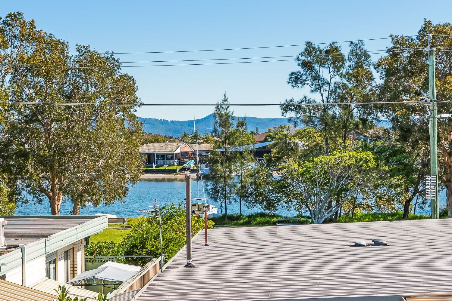 28 Muscovey Avenue, Paradise Point QLD 4216, Paradise Point - Thumbnail 2