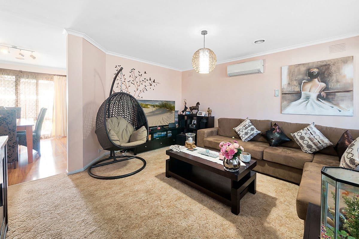 35 Lamont Crescent, Cranbourne VIC 3977, Cranbourne - Thumbnail 2