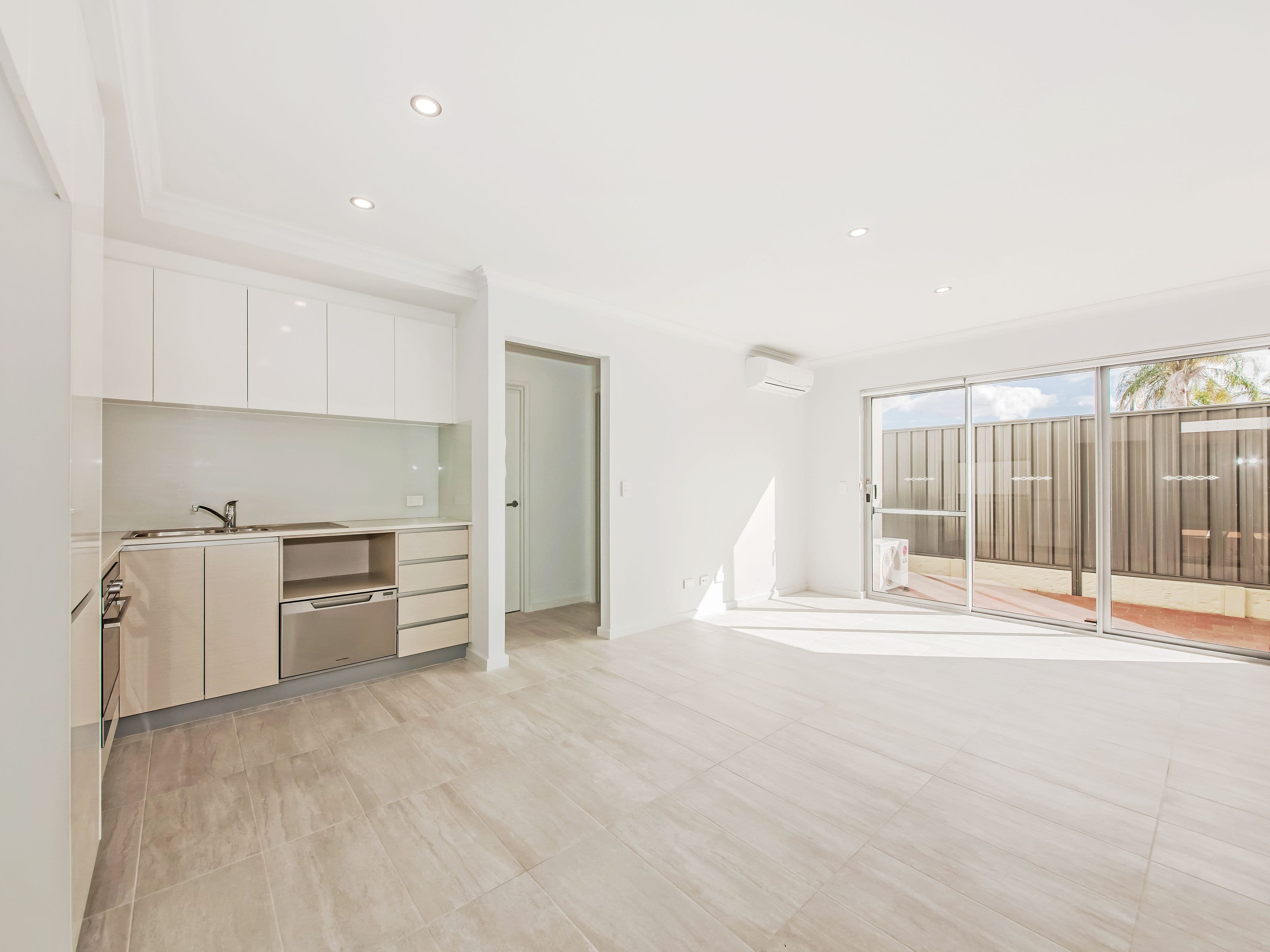 4/300 Drake Street, Morley WA 6062, Morley - Thumbnail 4
