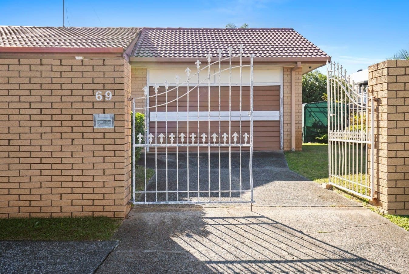 69 Surfers Avenue, Mermaid Waters QLD 4218, Mermaid Waters - Thumbnail 2