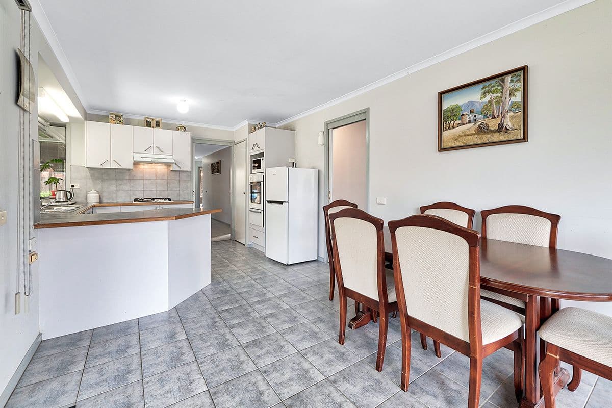 10 Samantha Crescent, Cranbourne North VIC 3977, Cranbourne North - Thumbnail 8